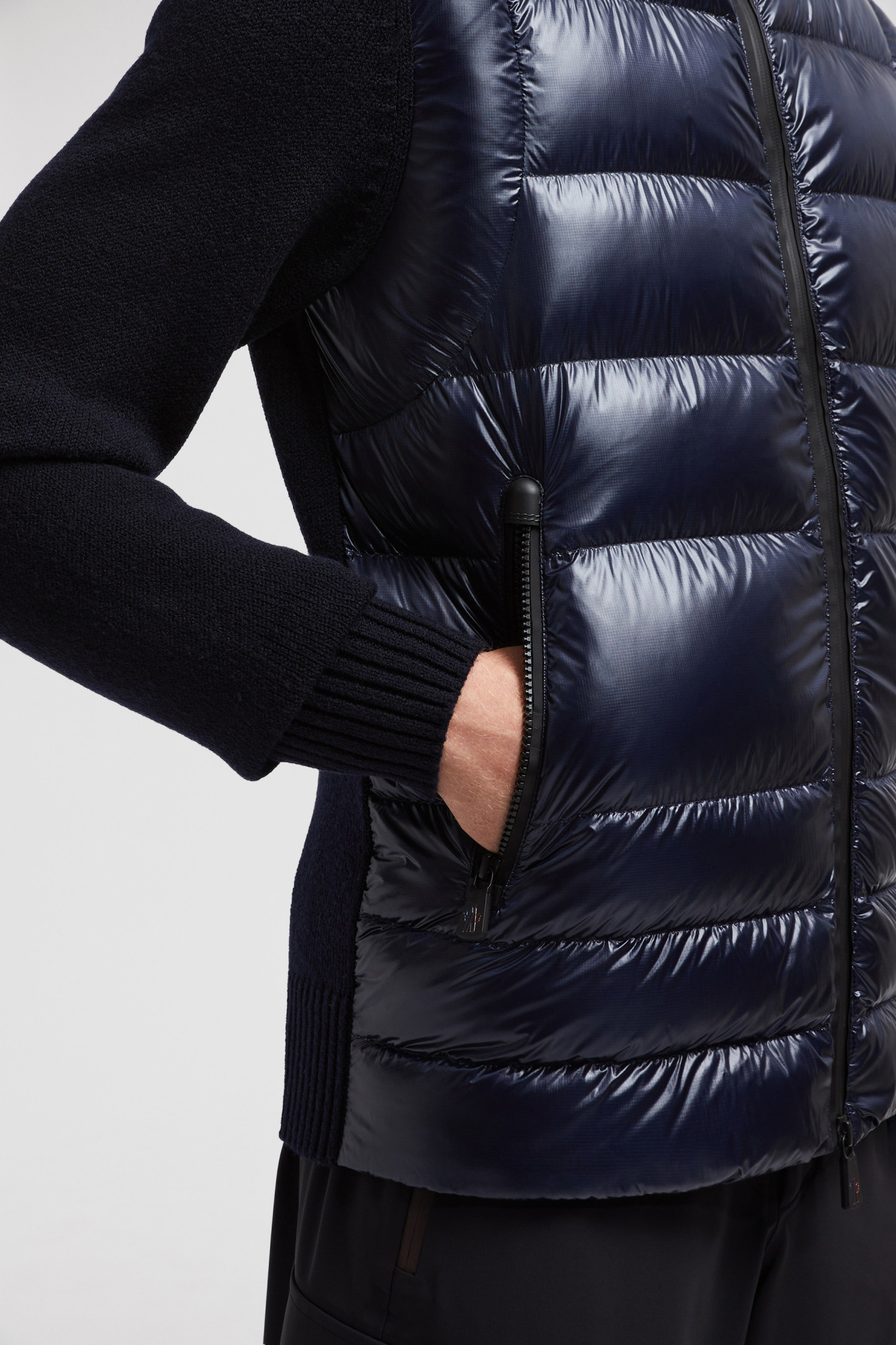 Moncler Long-sleeved Splicing Detail Down Jacket In Blue