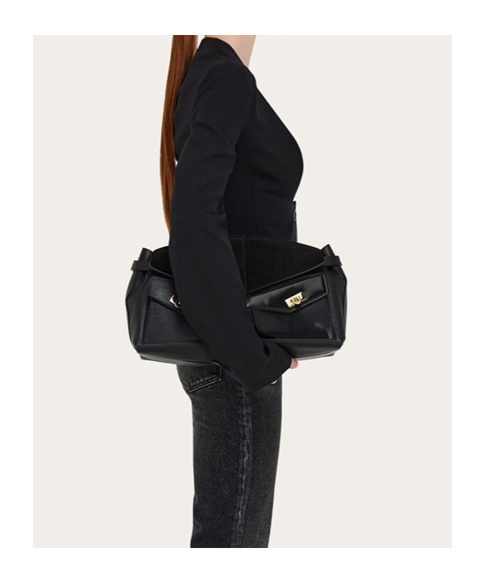 Ferragamo Multipocket Hug Crossbody Bag In Black