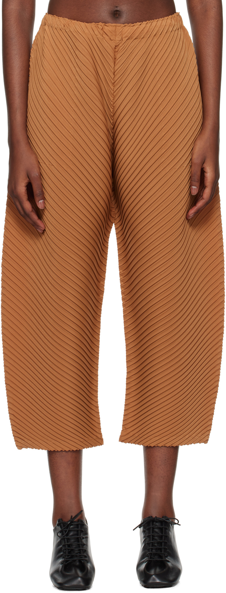 Shop Issey Miyake Elastic Waist Casual Pants In Brown