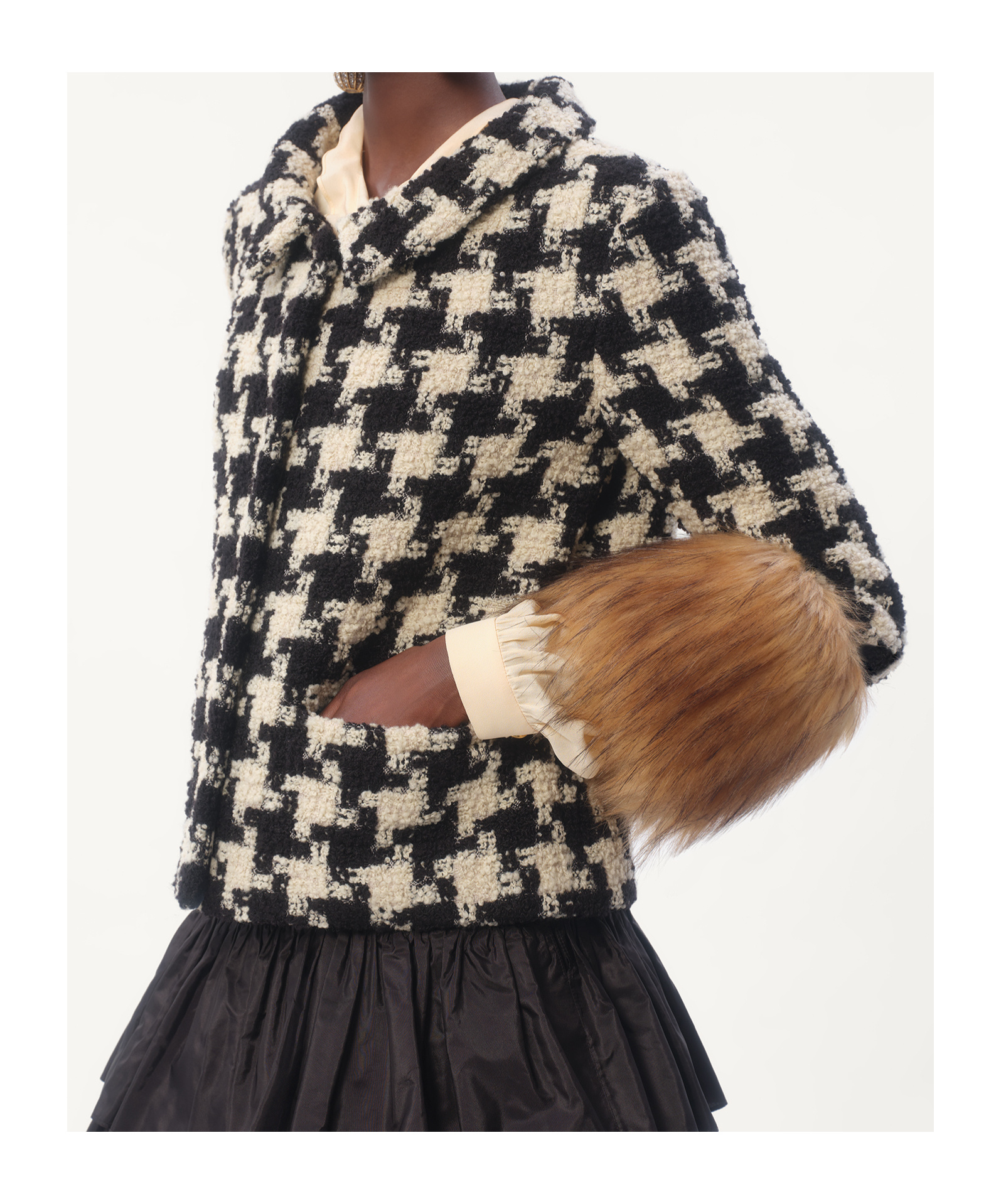 Valentino Faux-fur Macro Houndstooth Tweed Jacket In Nude