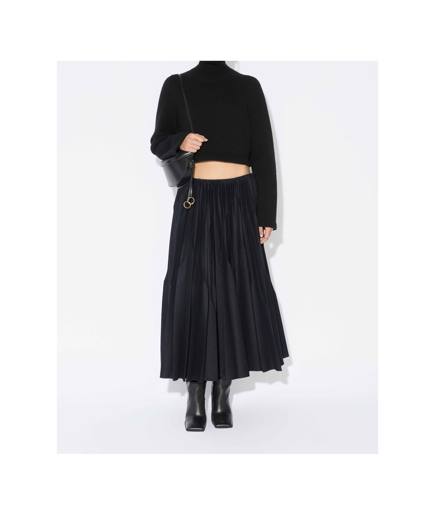 Alaïa Cropped Cashmere Knit Sweater In Black