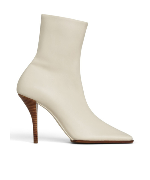 Alaïa Soft Square Boots In Leather In White