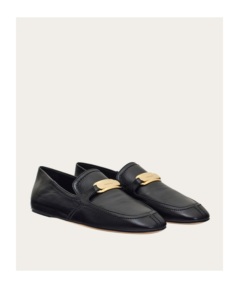 Ferragamo Elaine Vara Buckle Loafers In Calf Leather In Black