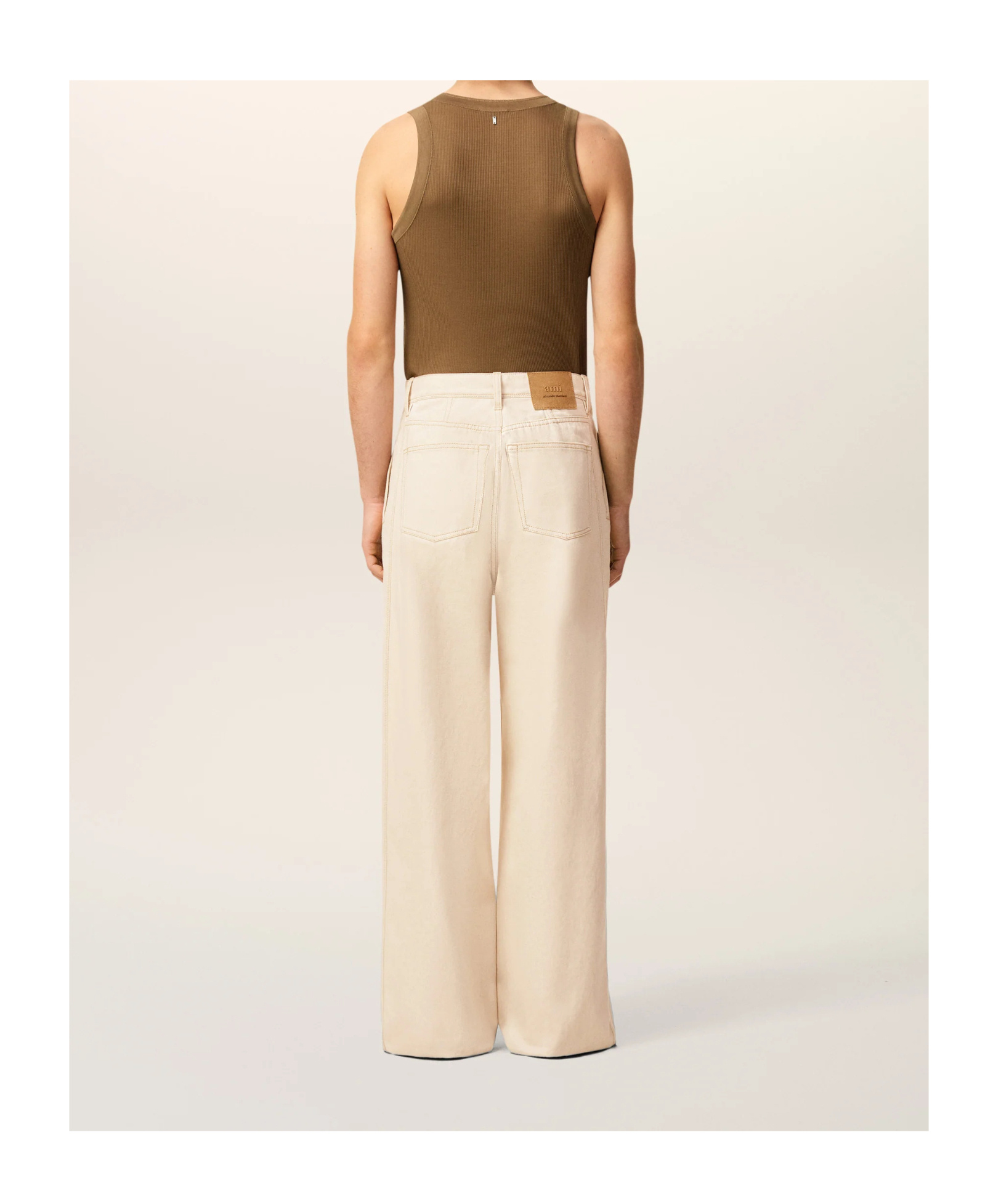 Ami Alexandre Mattiussi Ami Paris Jean Wide Fit Avec Bandes Laterales In Neutral