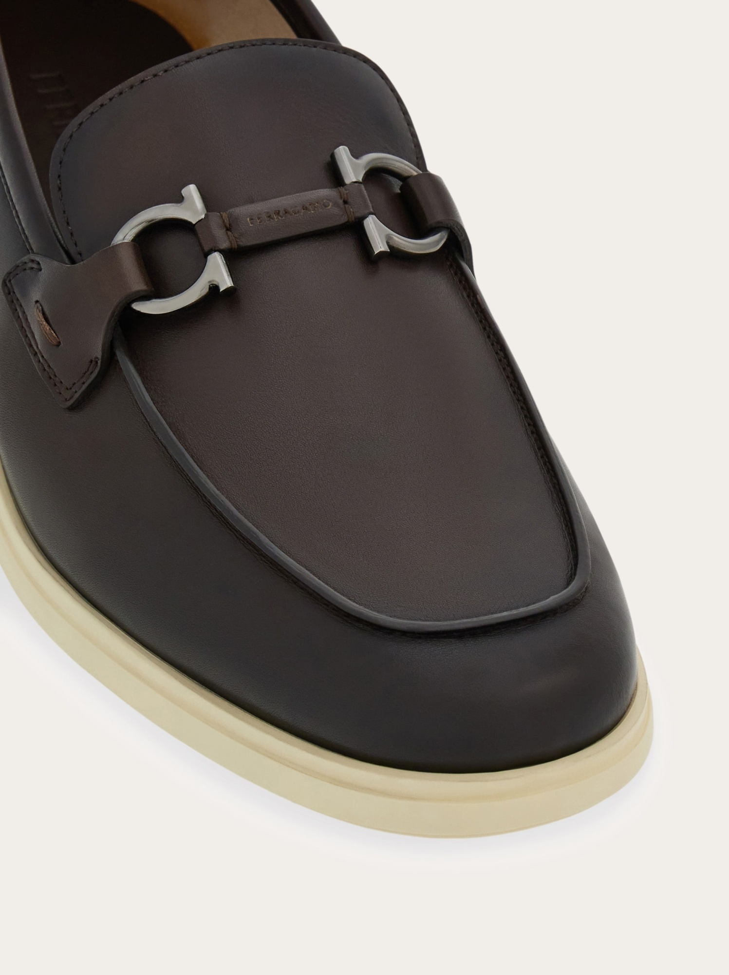 Ferragamo Gancini Decorative Loafers In Black