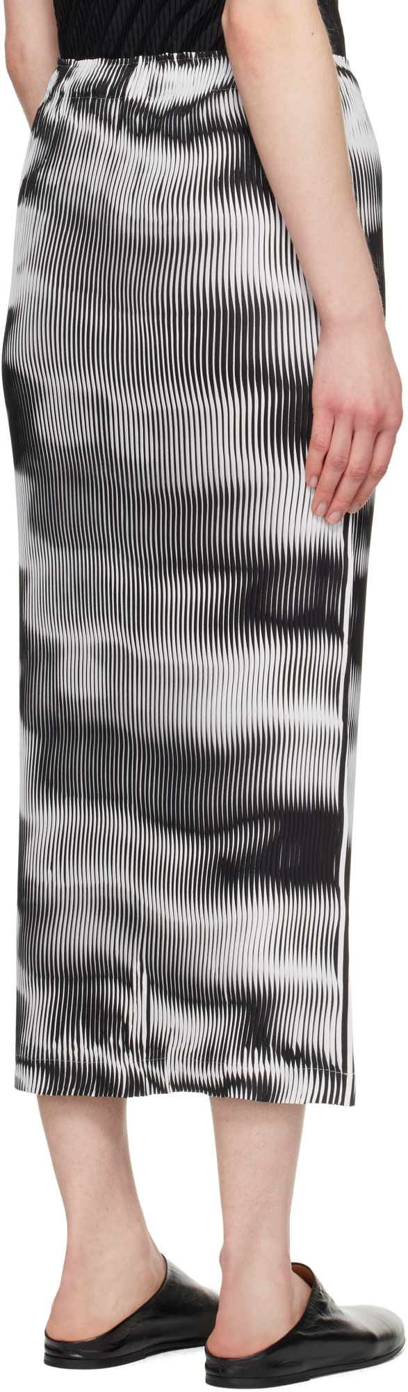 Issey Miyake White & Black Sway Pleats Midi Skirt In White/black