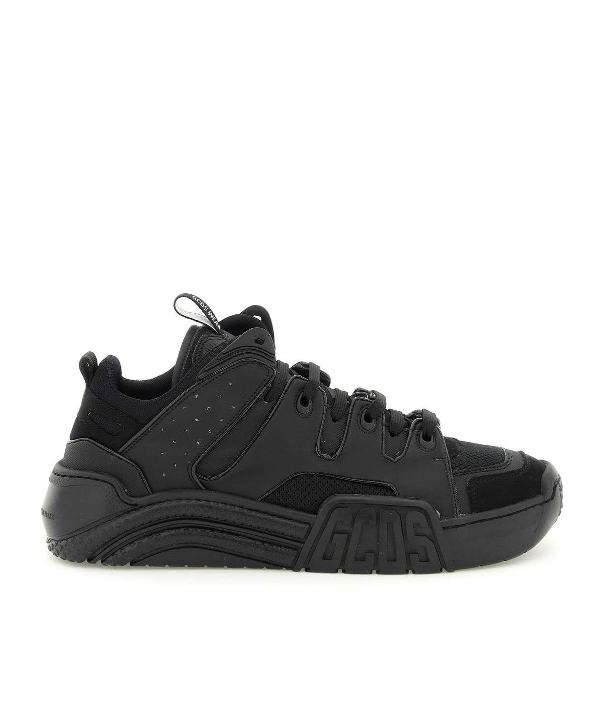 Gcds Lace-up Low-cut Sneakers In Black
