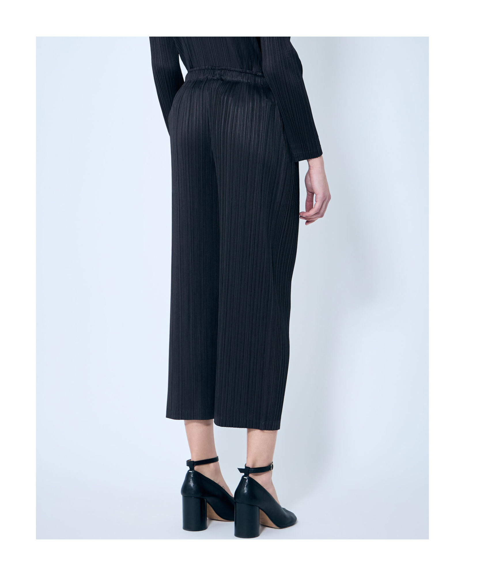 Issey Miyake Elastic Waist Casual Pants In Black