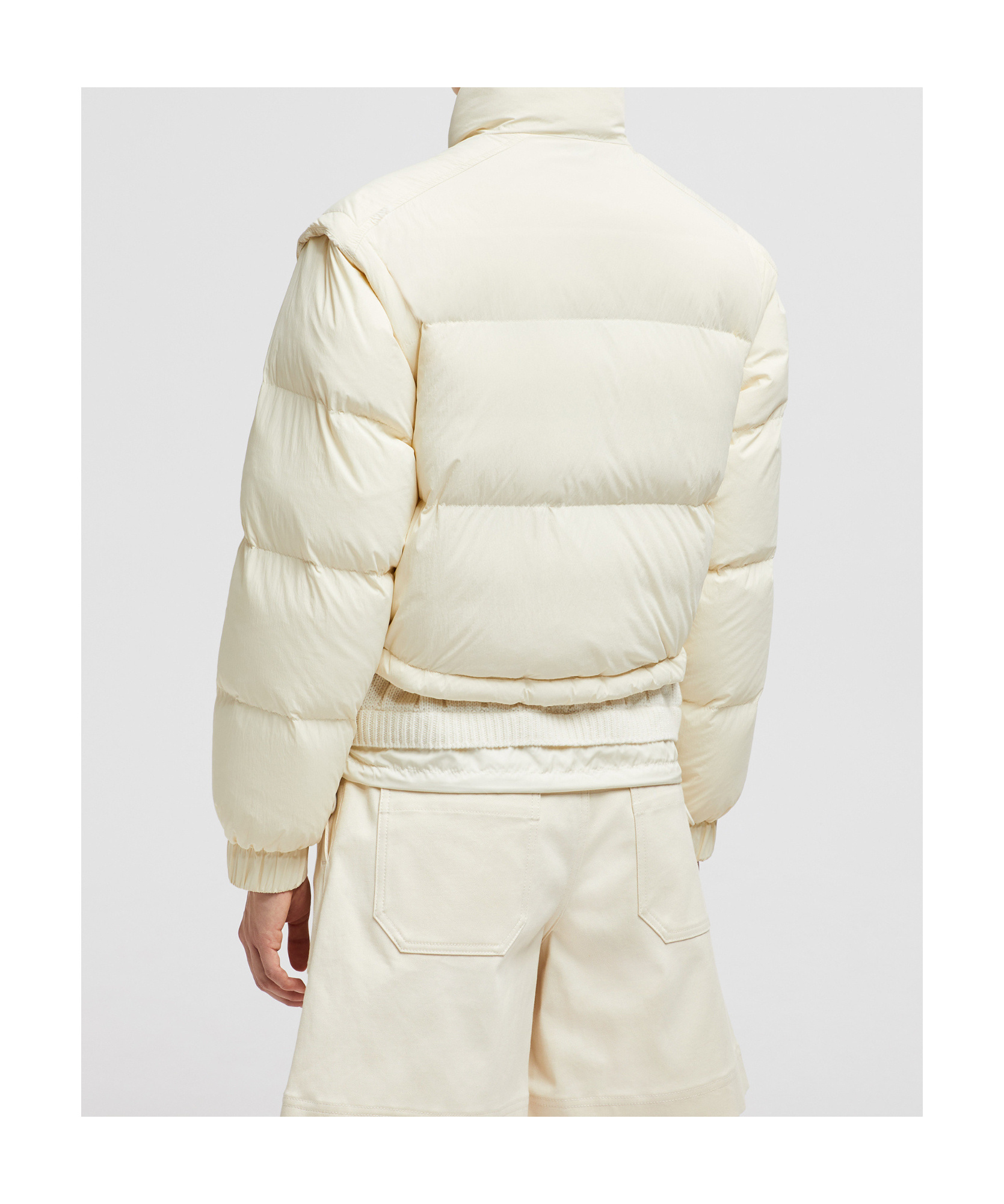 Moncler Selle Logo Patch Zipped Jacket In White