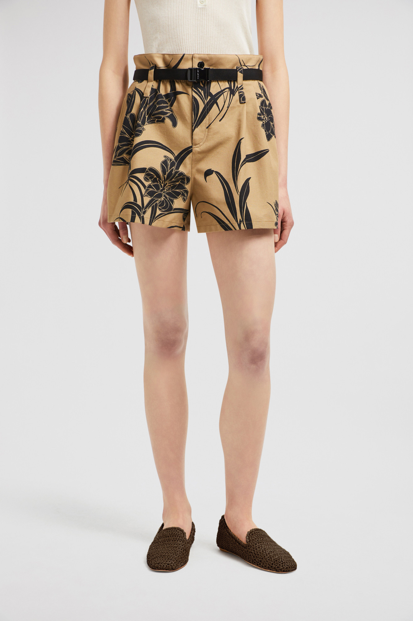 Moncler Belt-loop Shorts In Black