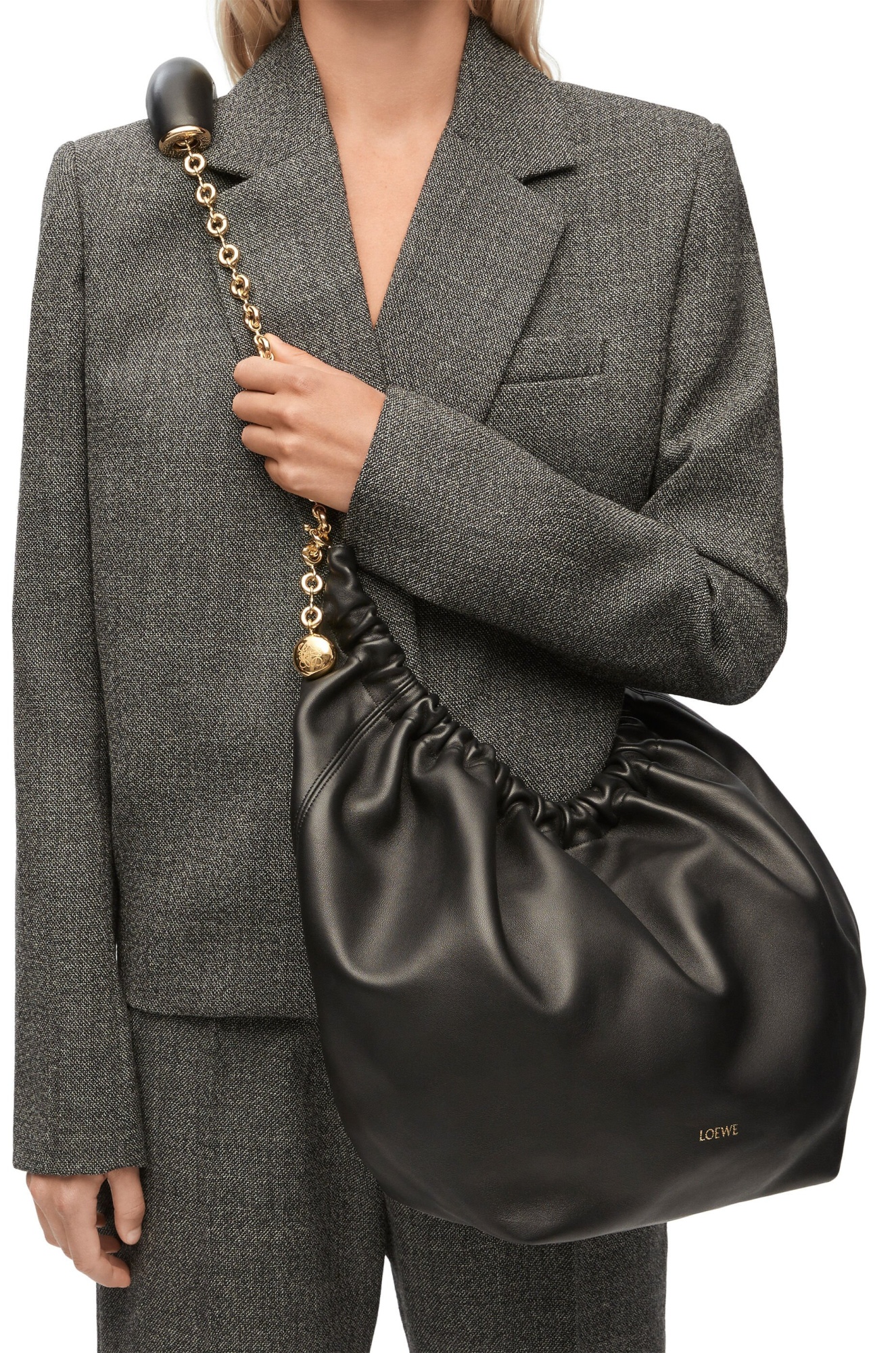Loewe Squeeze Medium Chain-embellished Gathered Leather Shoulder Bag In Black