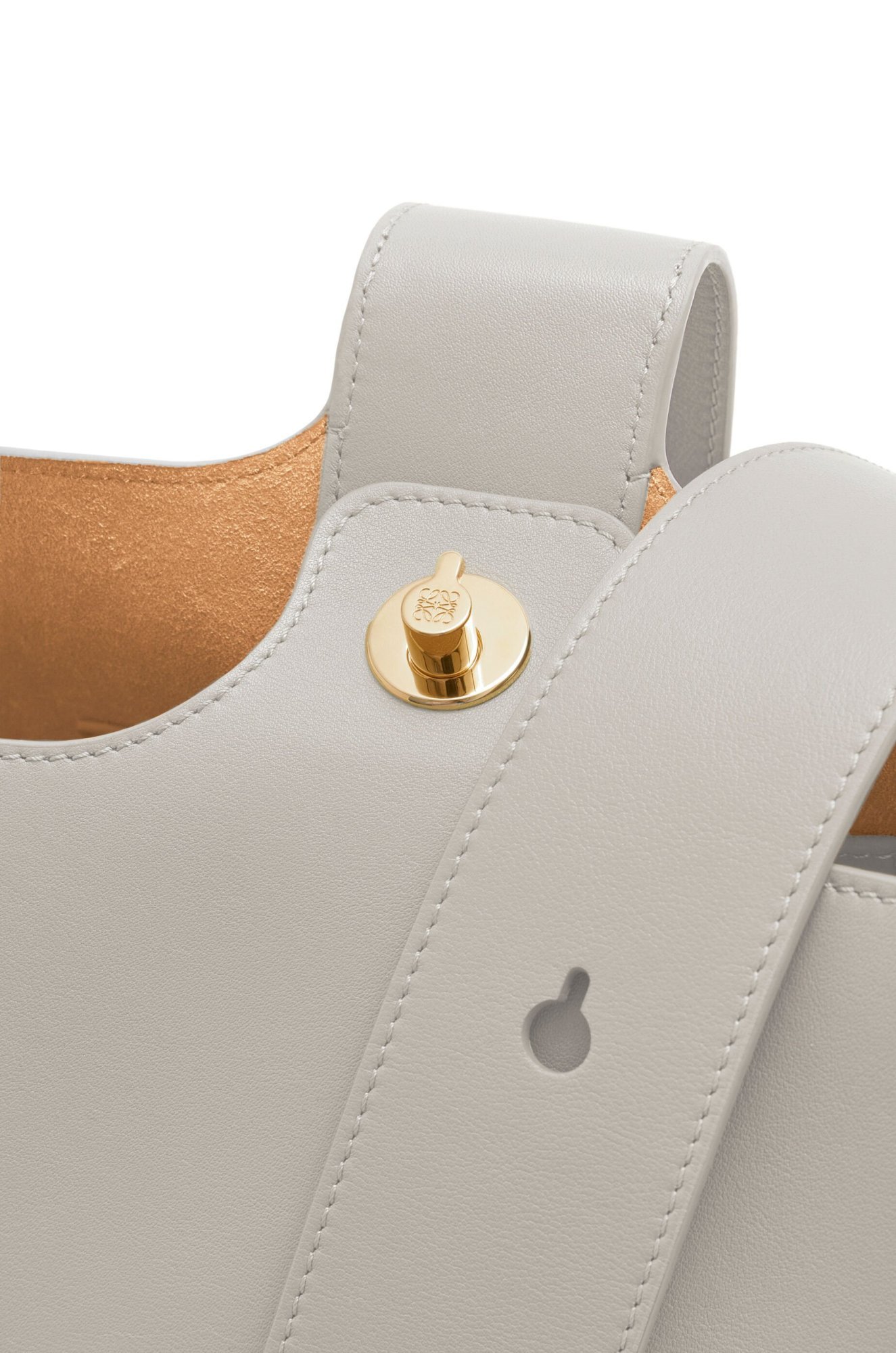Loewe Pebble Bucket Medium Shoulder Bag In Gray