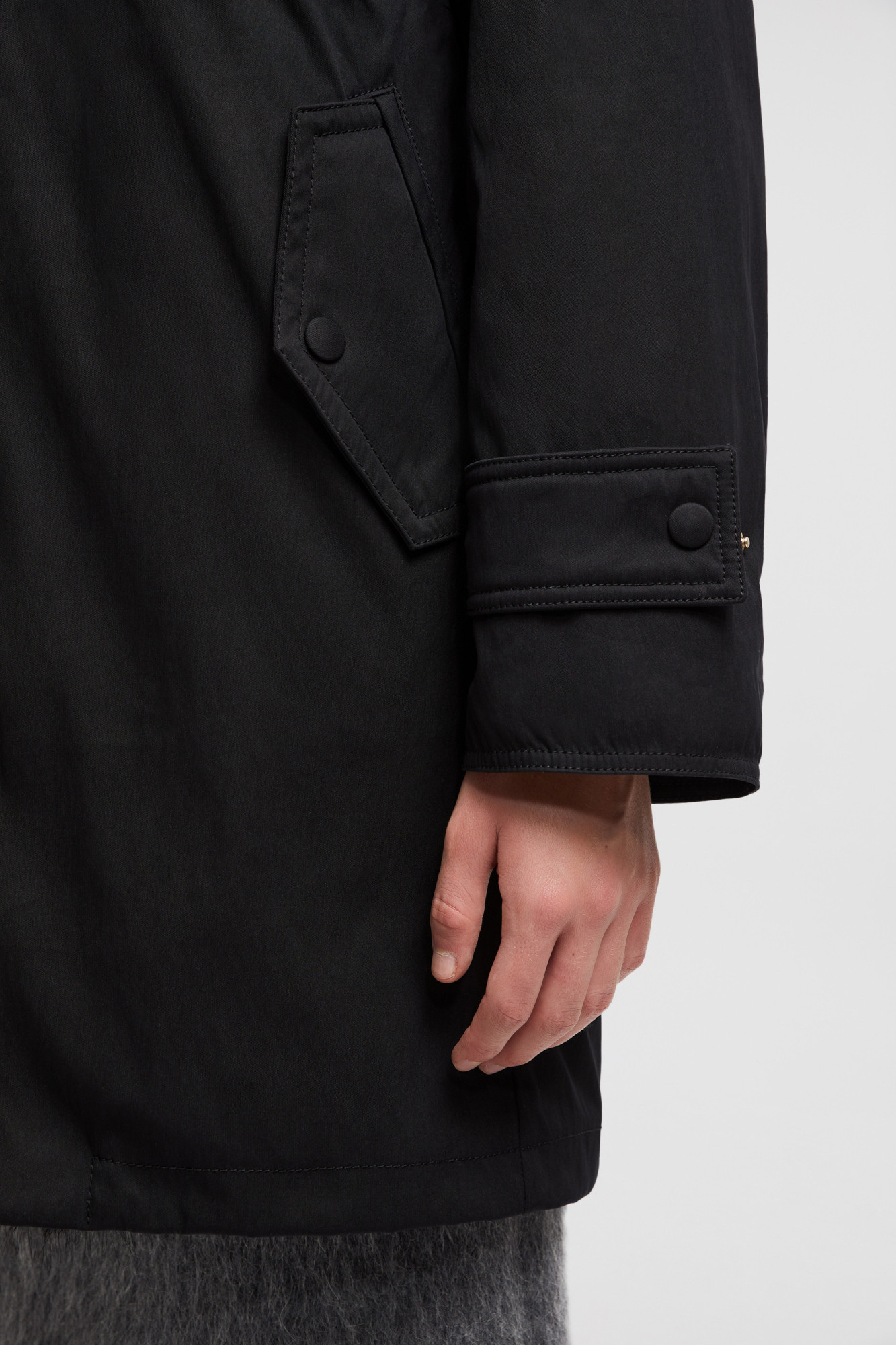 Moncler Bresis Hooded Parka Coat In Black