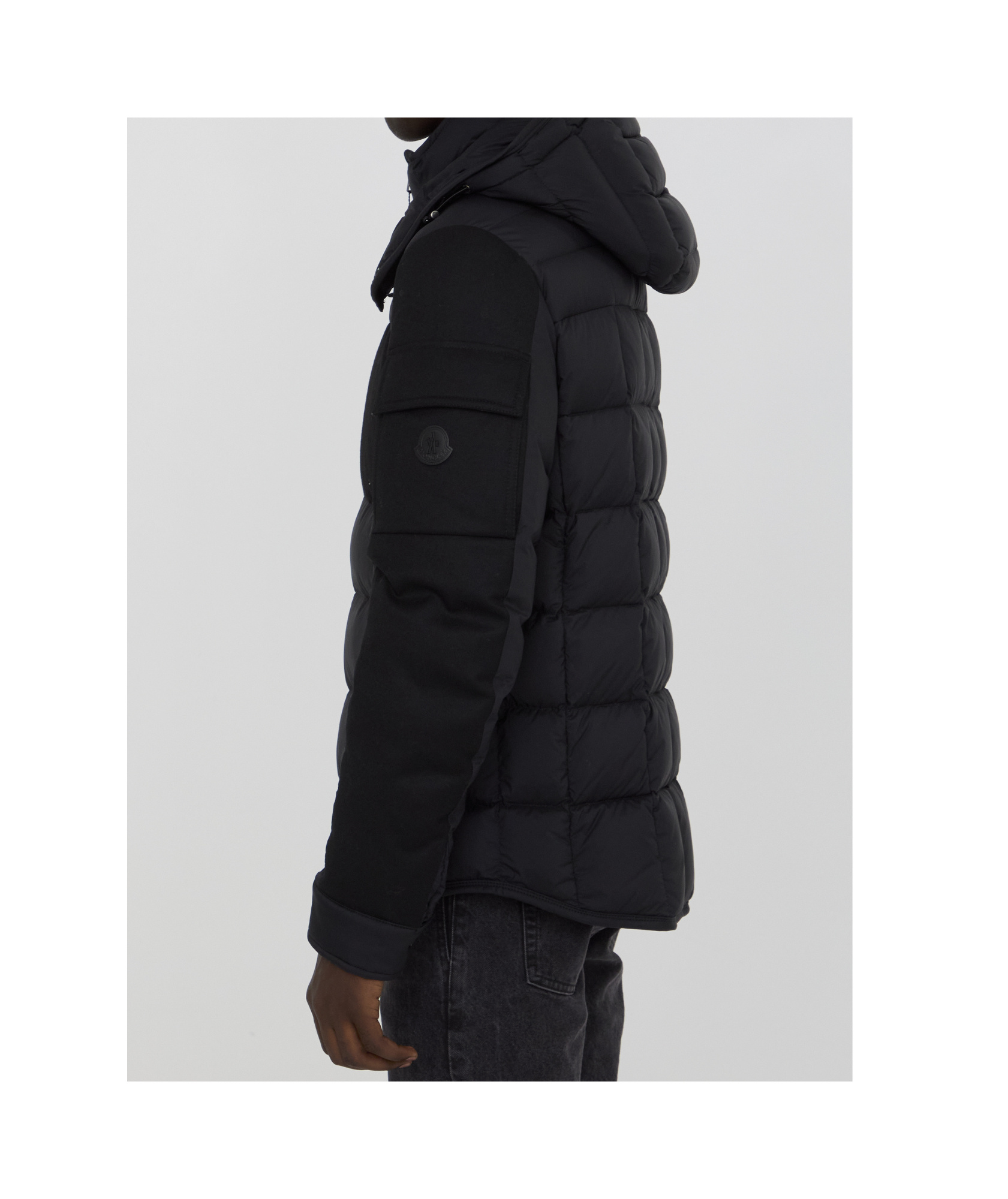 Moncler Barbustel Short Down Jacket In Black