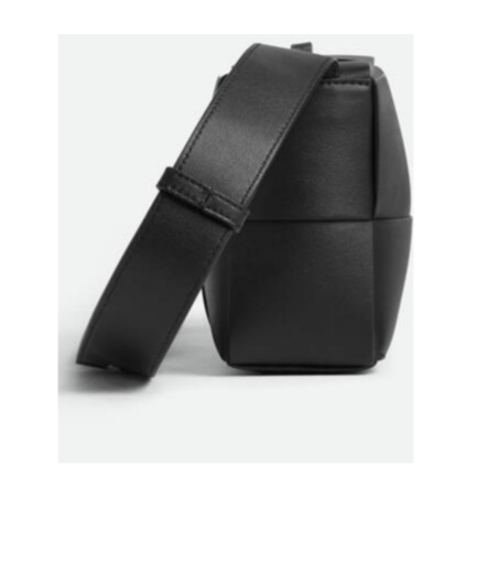 Bottega Veneta Small Arco Camera Bag In Black