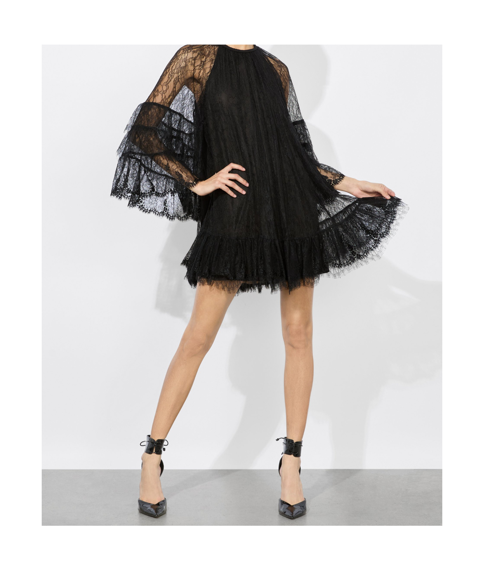 Alice And Olivia Delia Ruffled Tunic Dress In Black