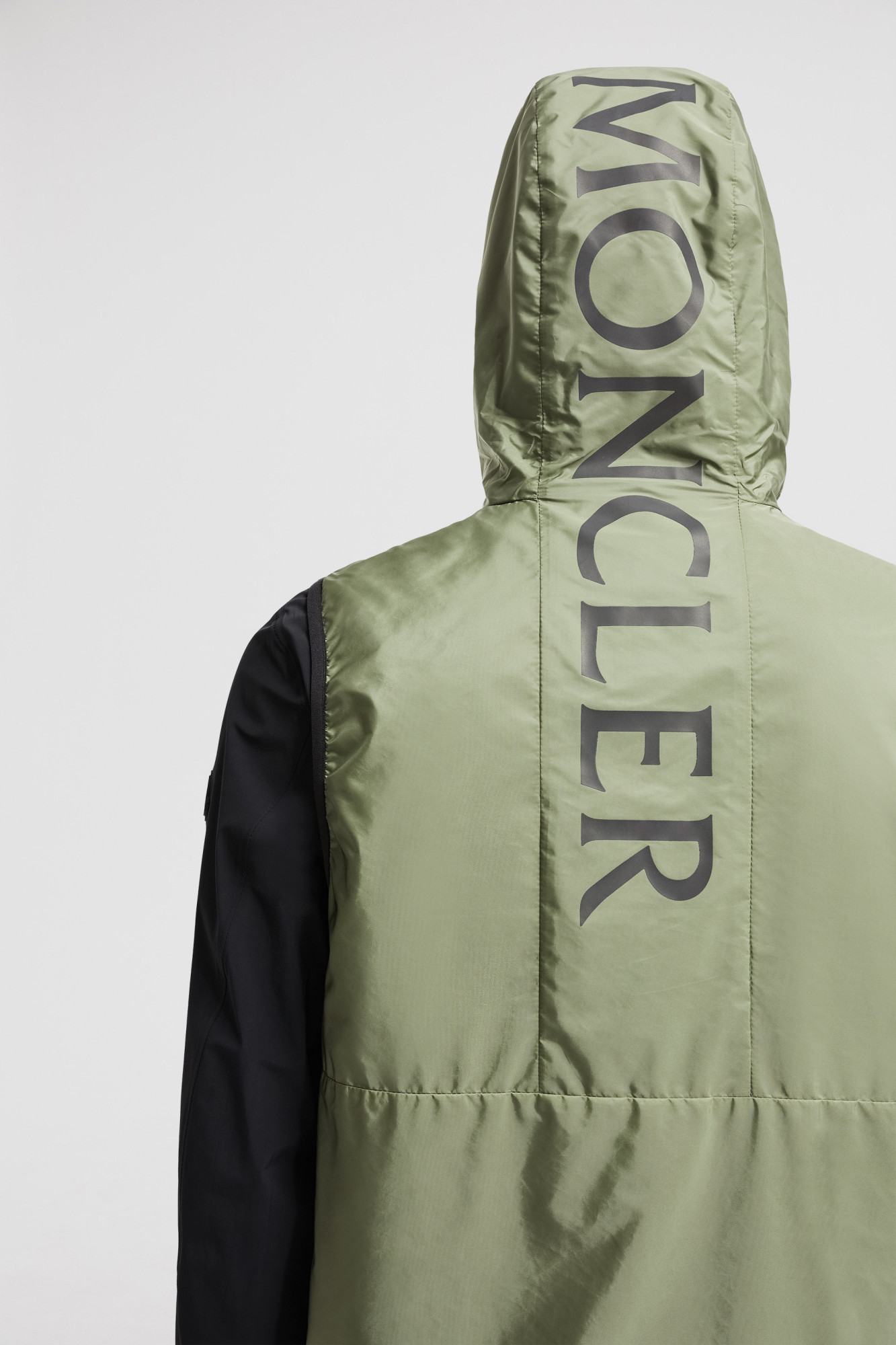 Moncler Gilet Moretan À Capuche In Green