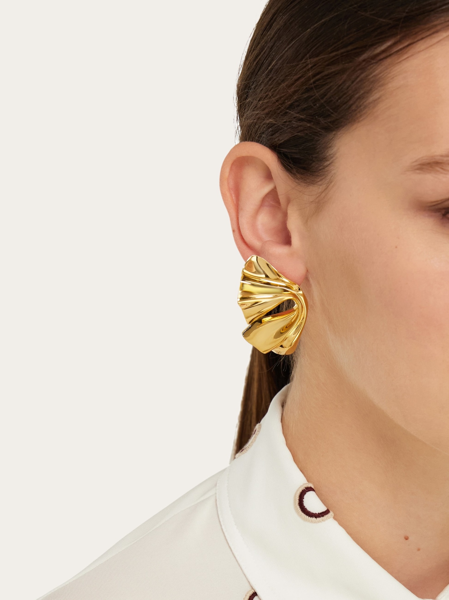 Ferragamo Logo Pendant Earrings In Yellow