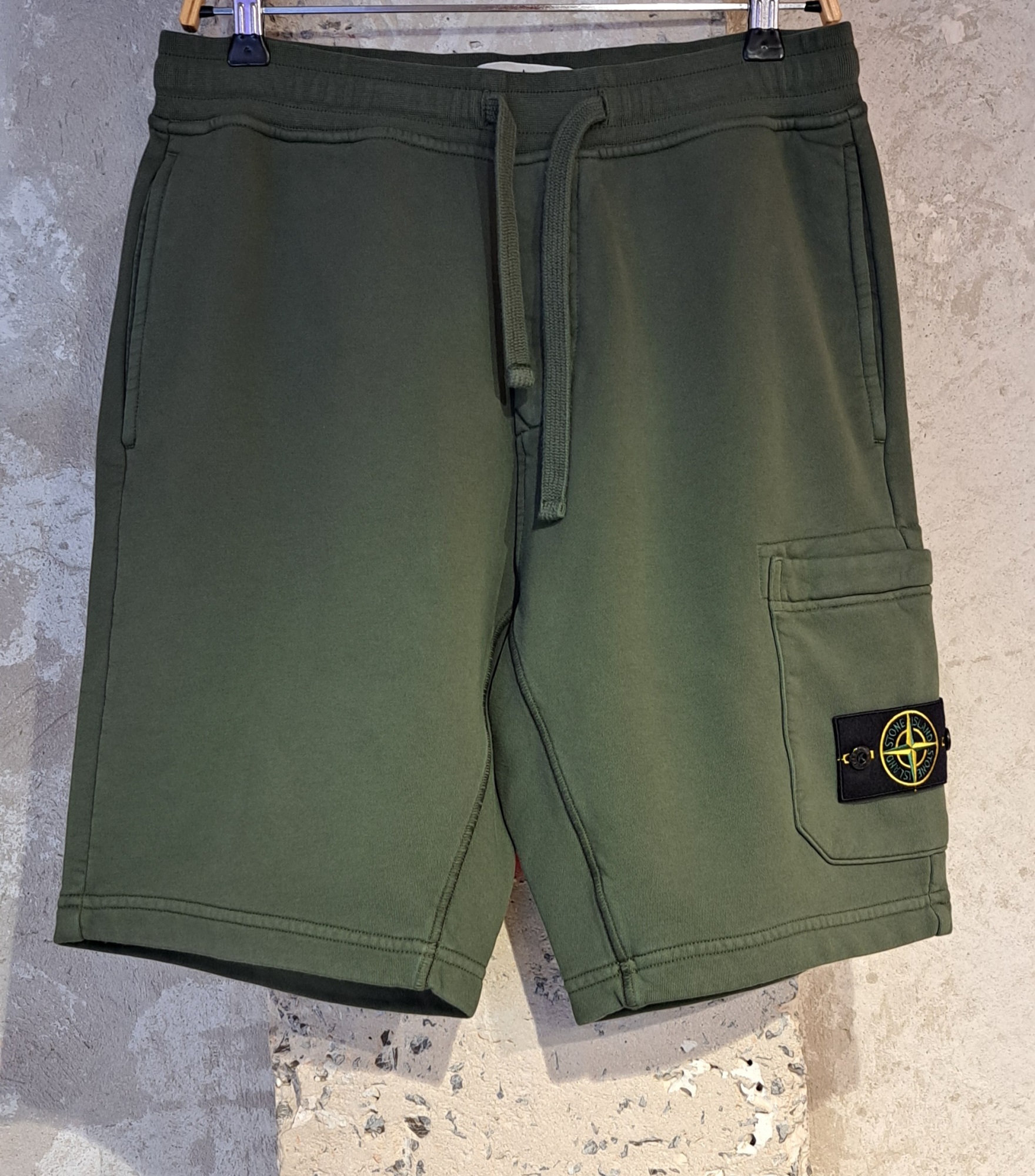 Stone Island Wide-leg Shorts In Gold