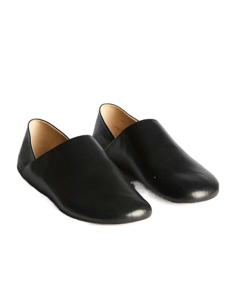 Jw Anderson Babouche Flat Leather Mules Round Toe In Black