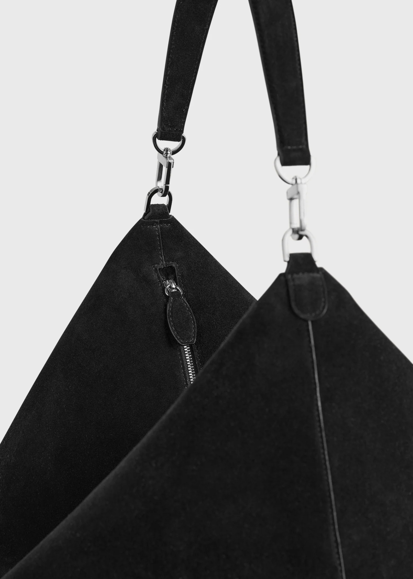 Totême Zipper Shoulder Bag In Black