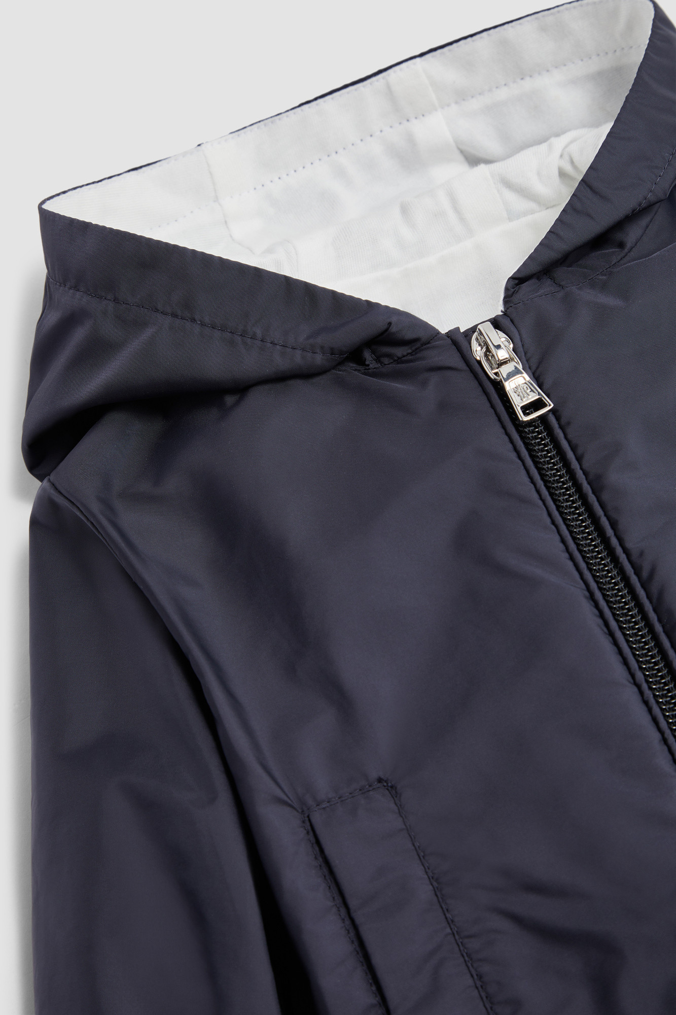 Moncler Long-sleeved Casual Jacket In Blue