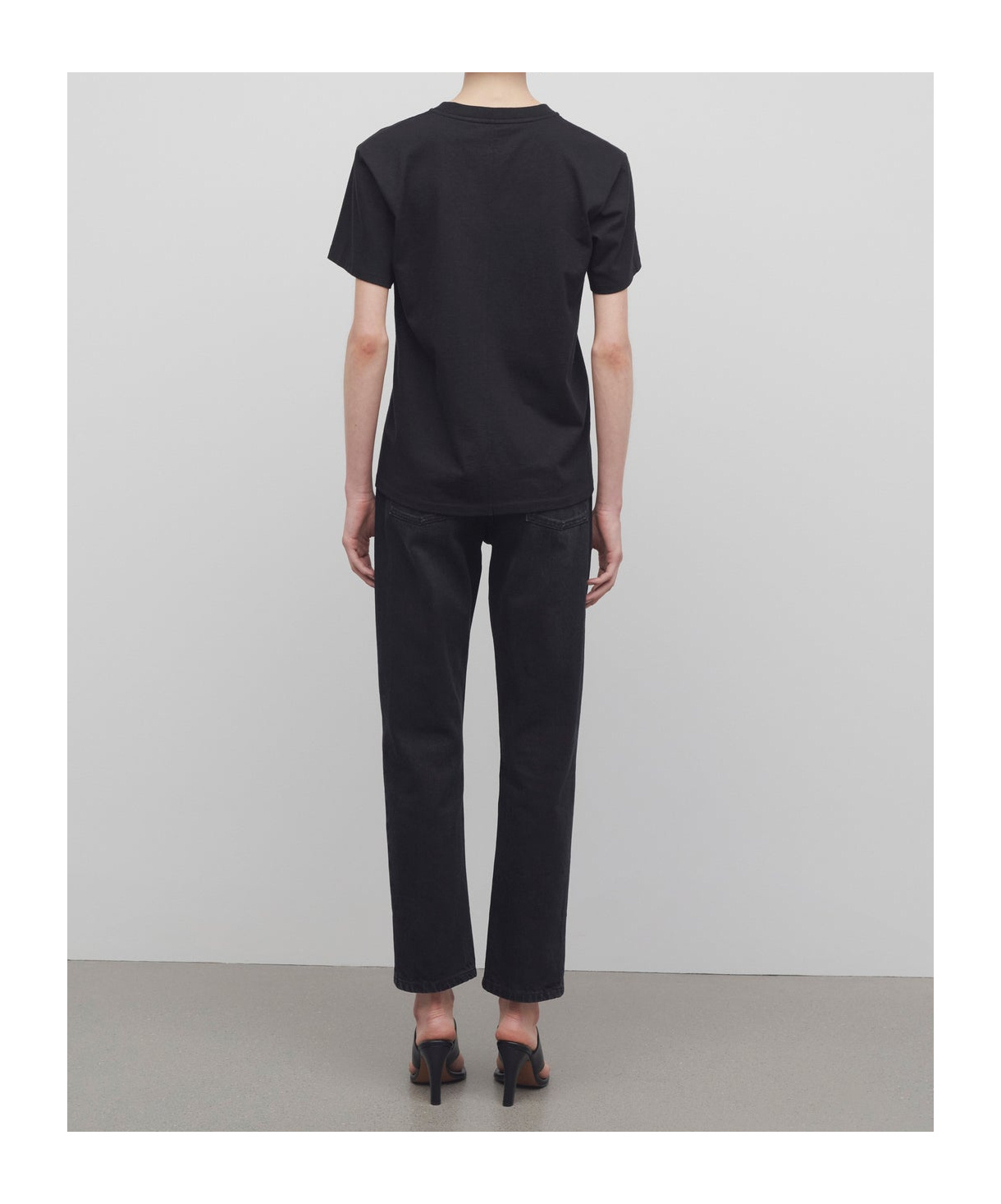 The Row Riaco Mid-rise Straight-leg Ankle Jeans In Black