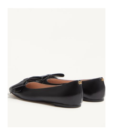 Valentino Bowow Round Toe Slip-on Ballet Flats In Black