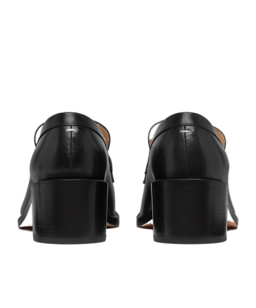Maison Margiela Tabi Tassel-detail Leather Loafers In Black