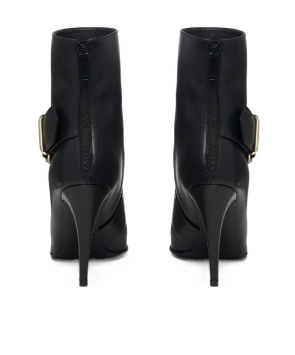 Alexander Mcqueen Mcqueen Heron Pointed Toe Bootie In Black