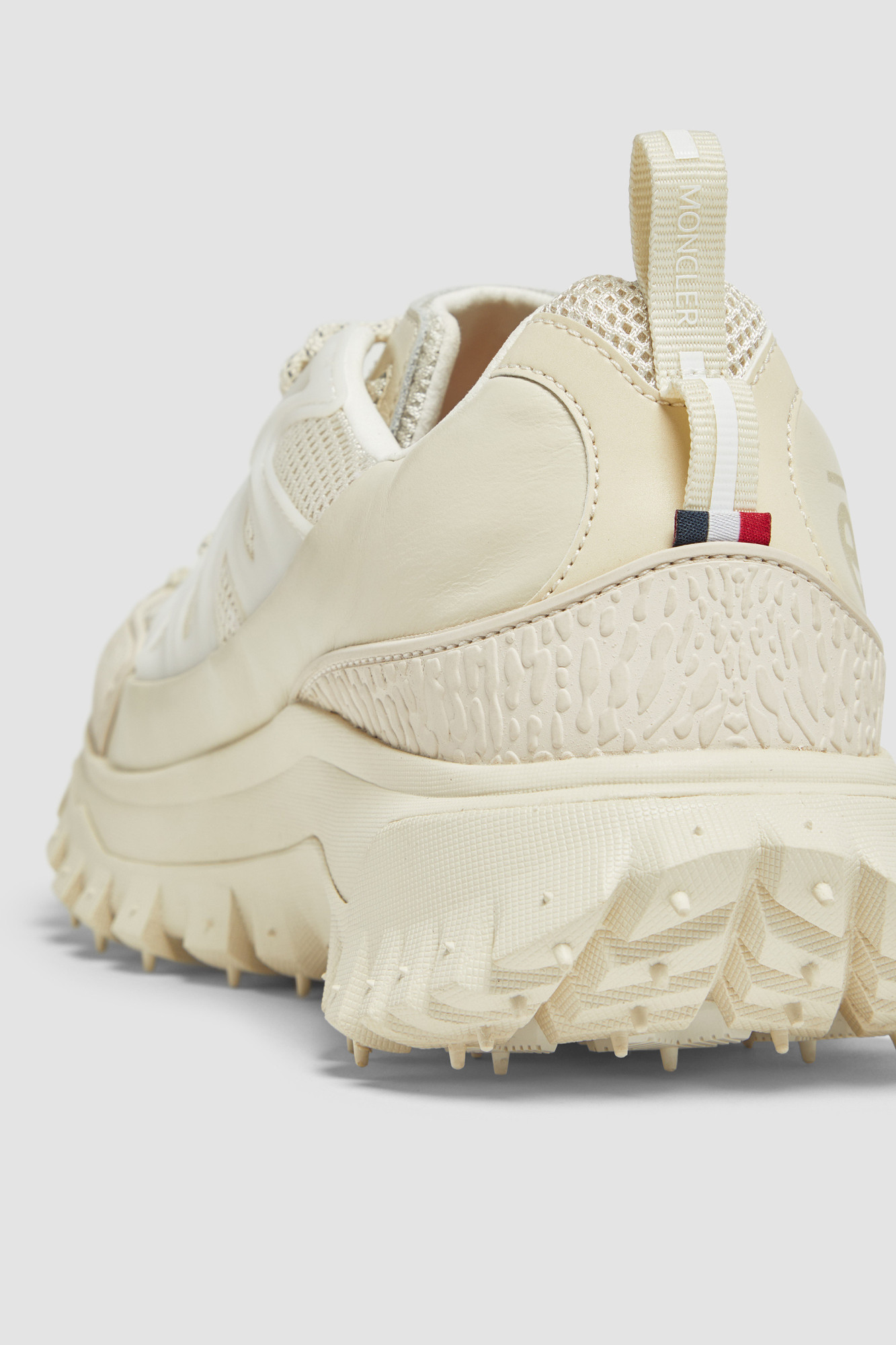 Moncler Sneakers Trailgrip Amoeba Par Salehe Bembury In White