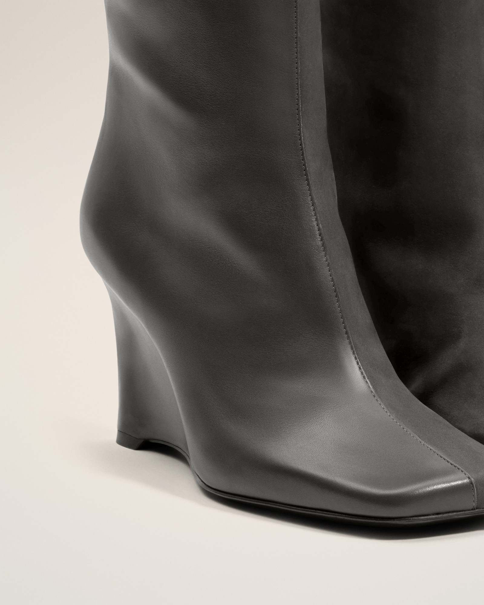 Ami Alexandre Mattiussi Square Toe Wedge Knee-high Boots In Gray