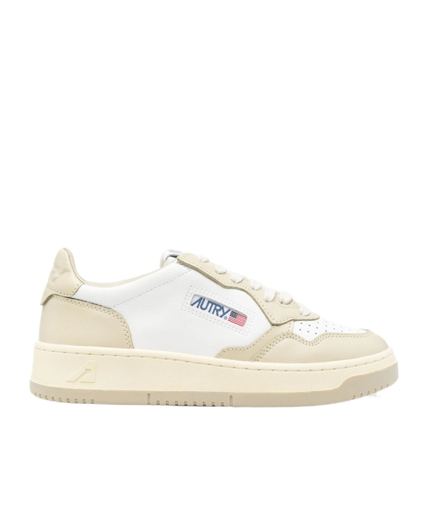 Autry Medalist Low-top Sneakers In White