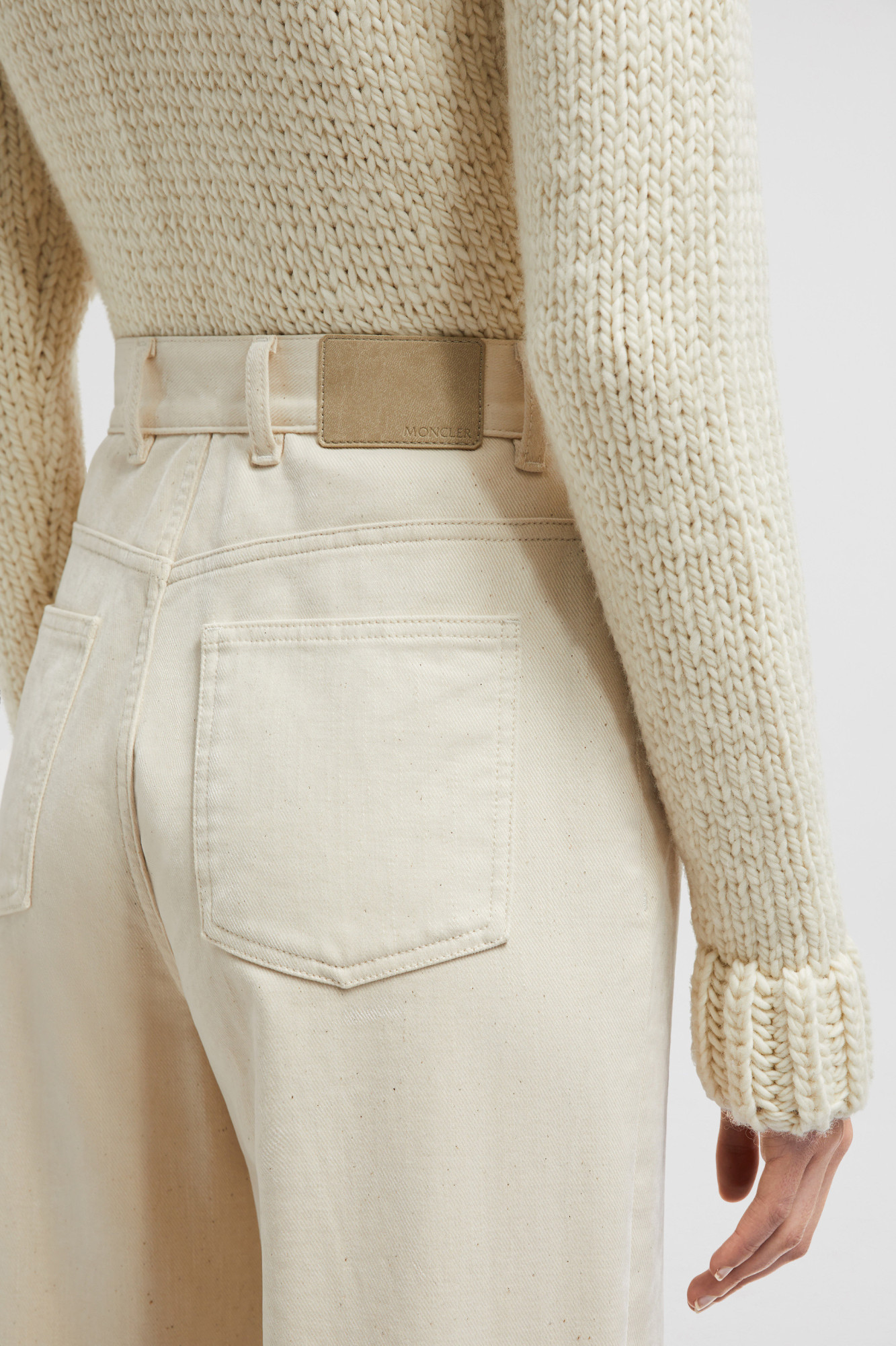 Moncler Belt-loop Three-quarter Jeans In White