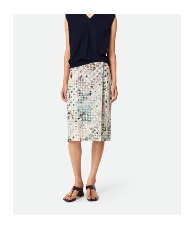 Bottega Veneta Printed Woven Leather Skirt In Light Gray/black