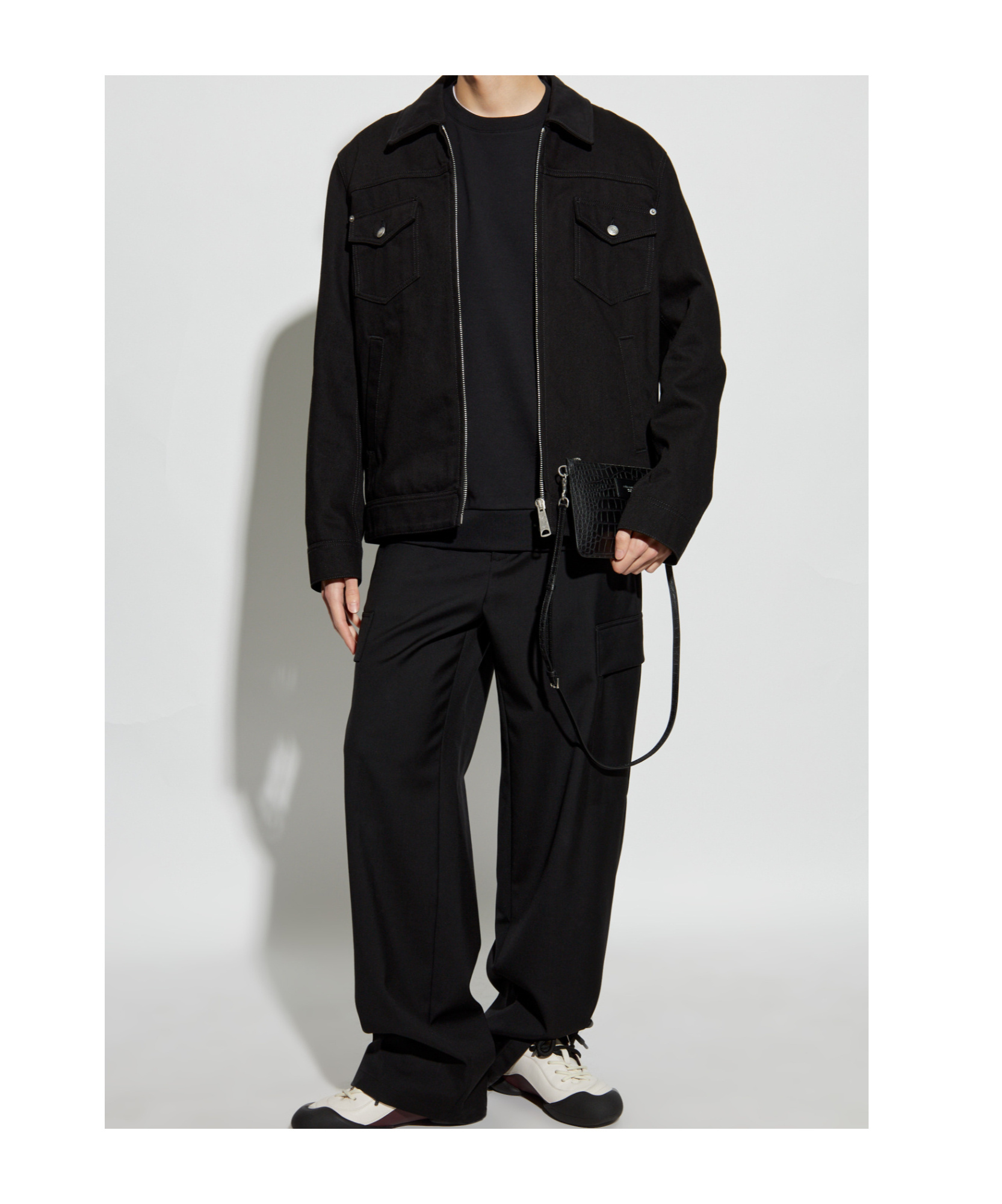 Iceberg Logo-patch Sweatshirt In Black