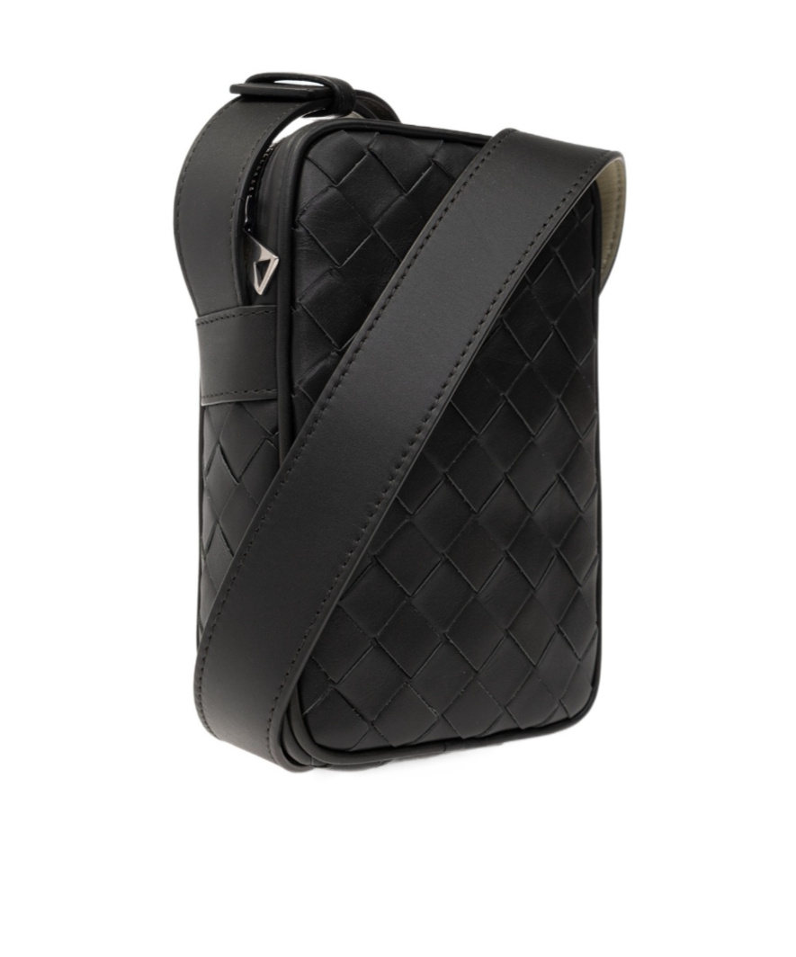 Bottega Veneta Woven Detail Shoulder Bag In Black