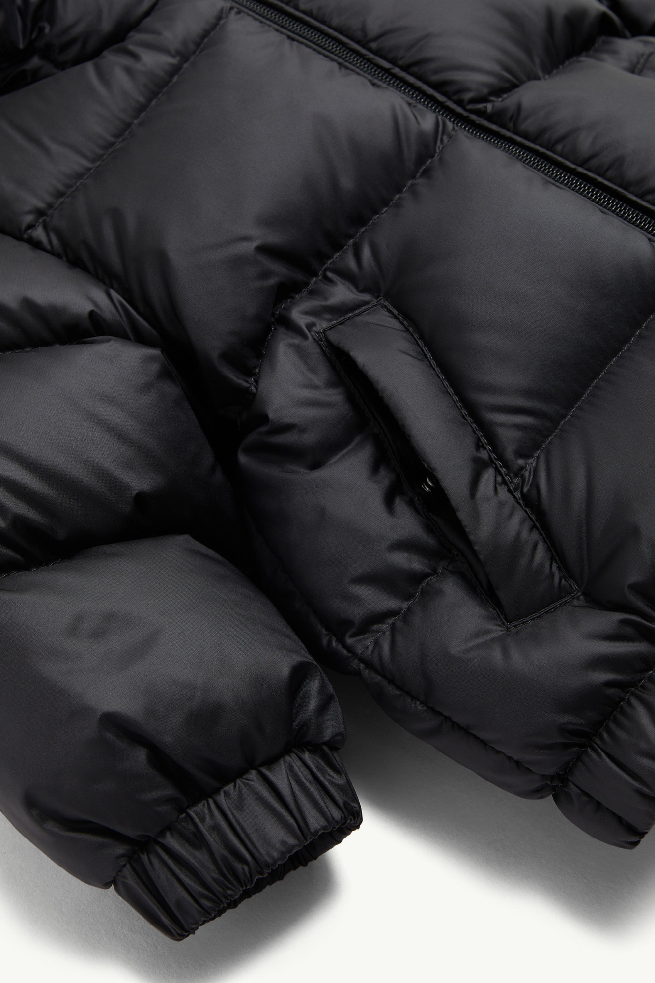 Moncler New Macaire Hooded Down Jacket In Black