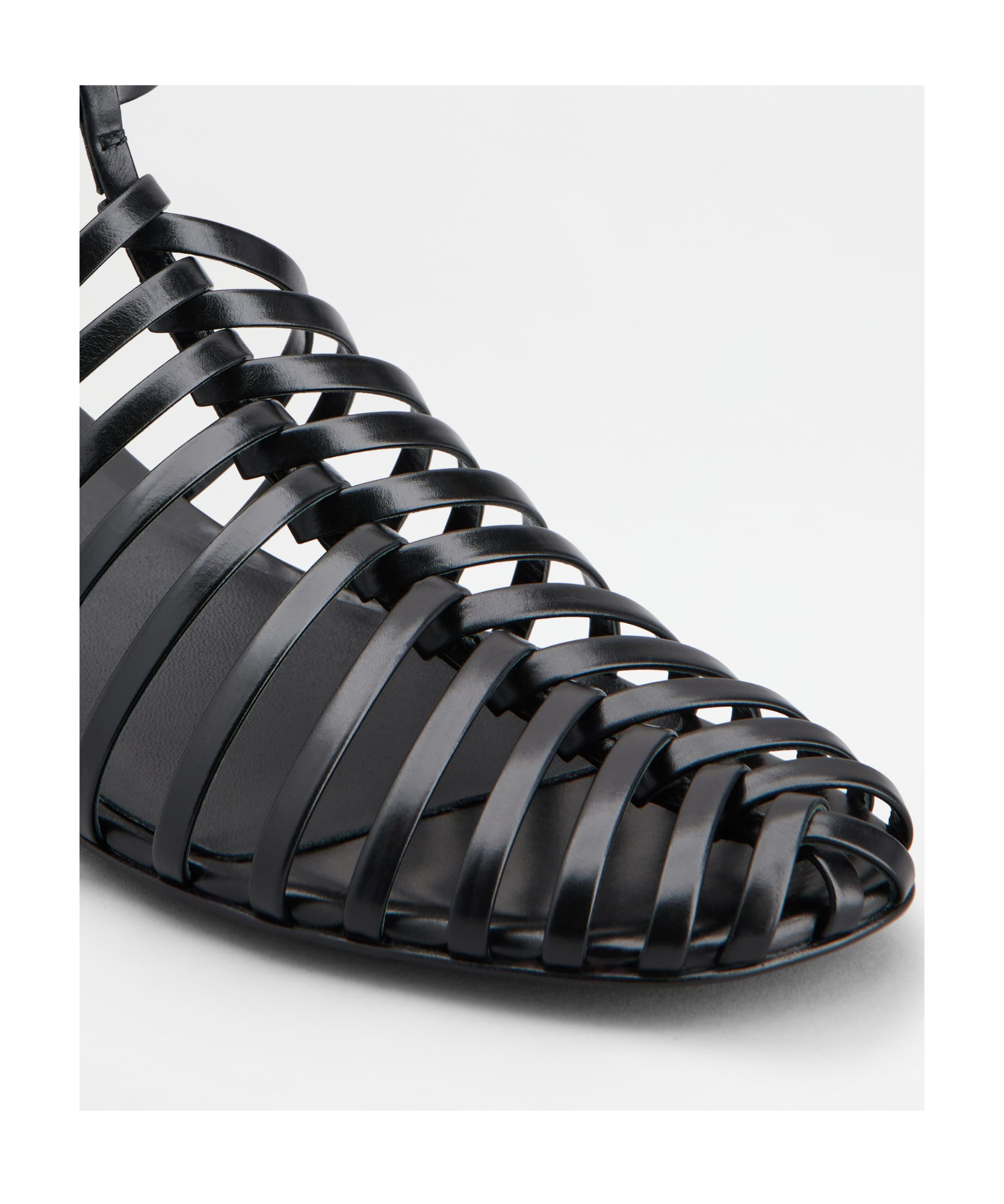Tod's Hollowed-out Flat Sandals In Black