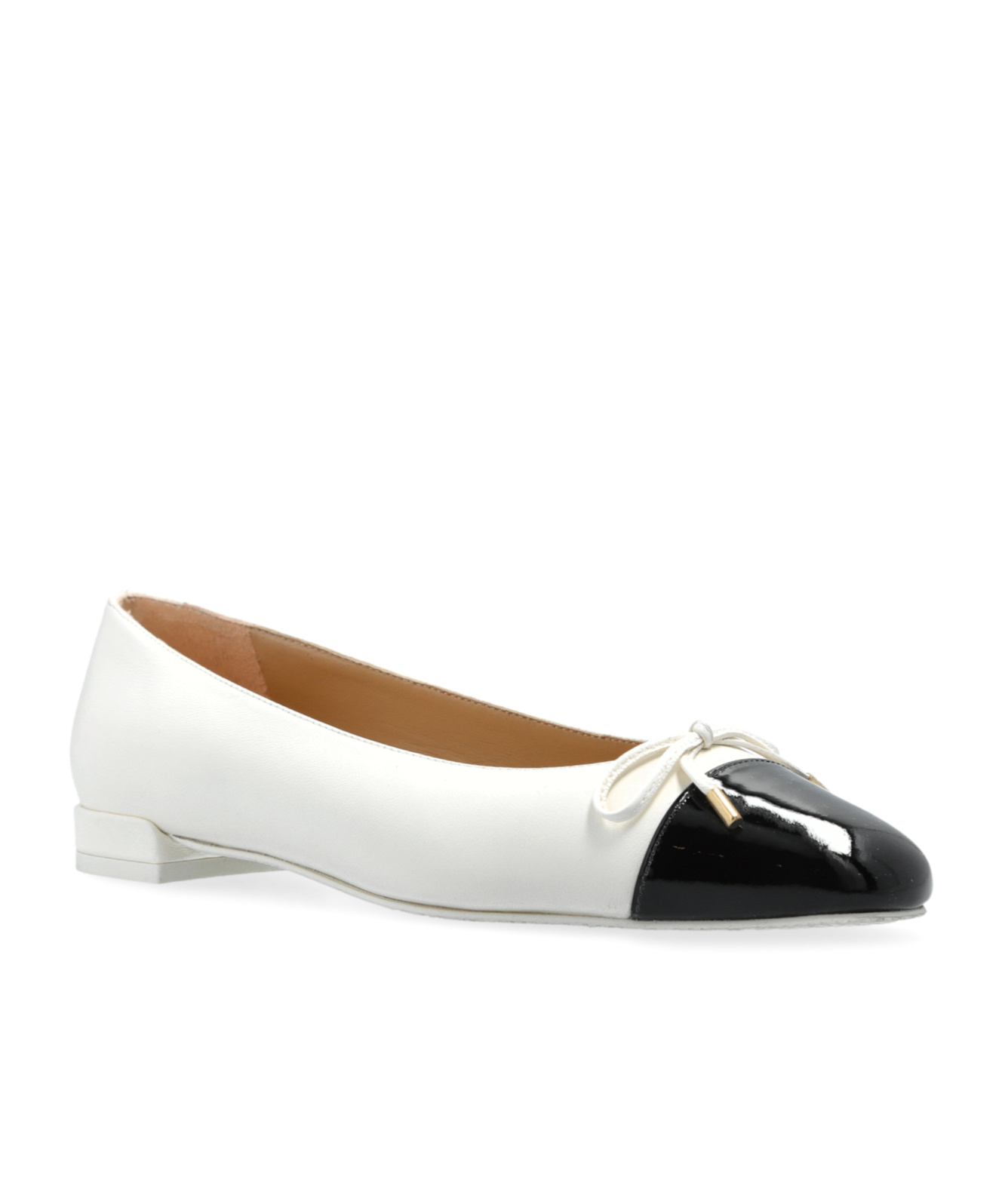 Stuart Weitzman Sleek Bow Flat Ballerina Shoes In White