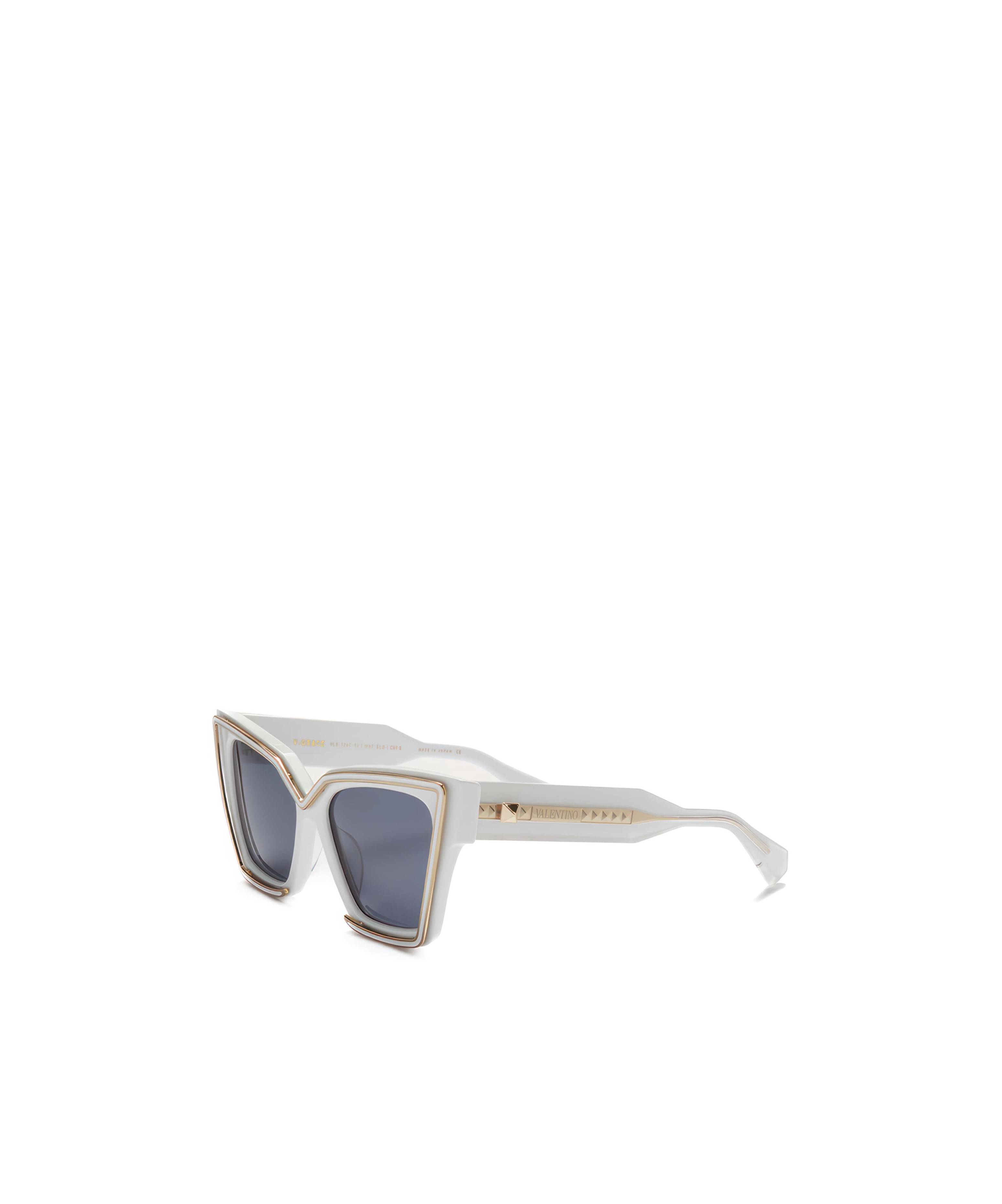 Valentino Logo Sunglasses In Gray