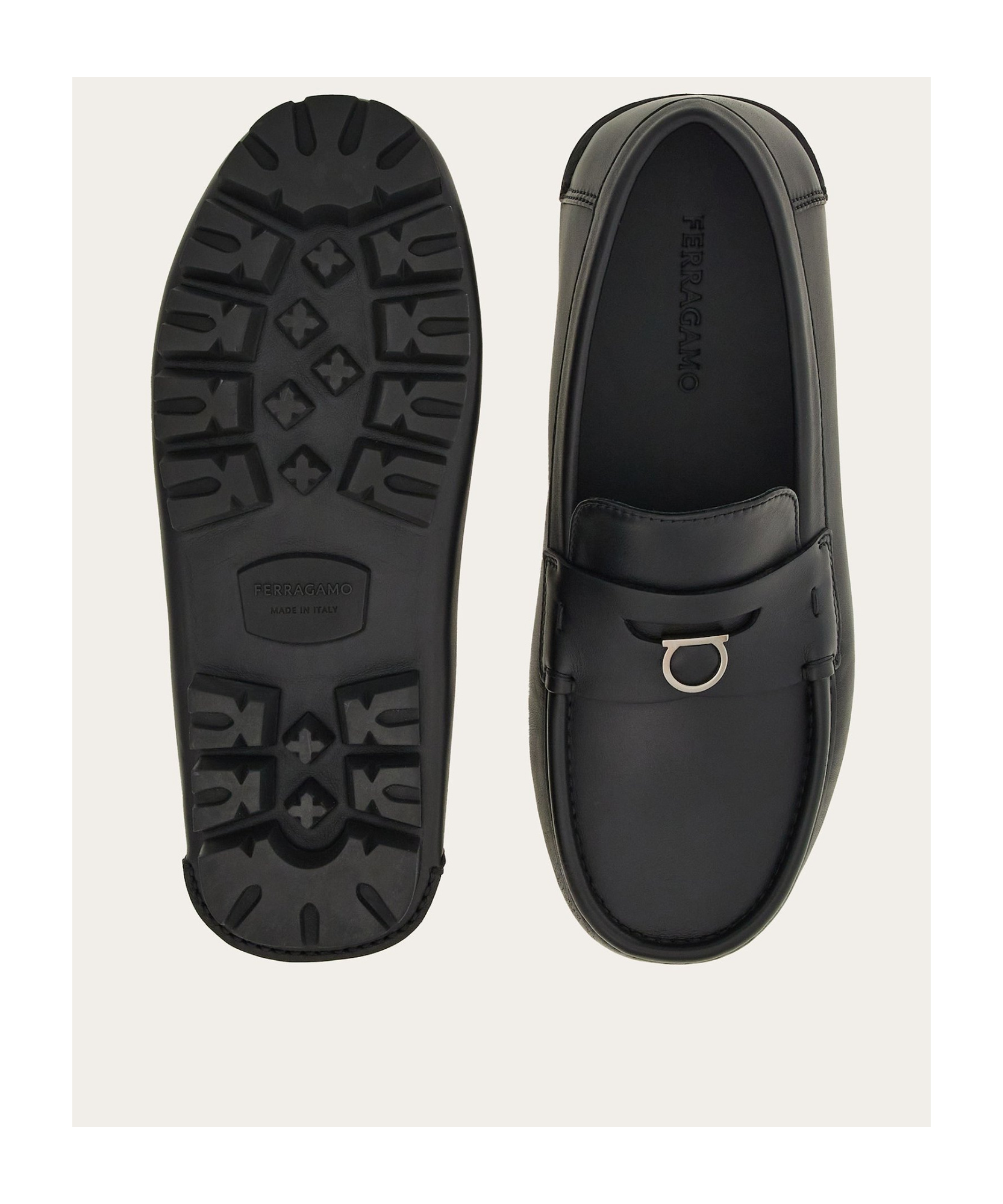 Ferragamo Round Head Loafer Shoes In Black