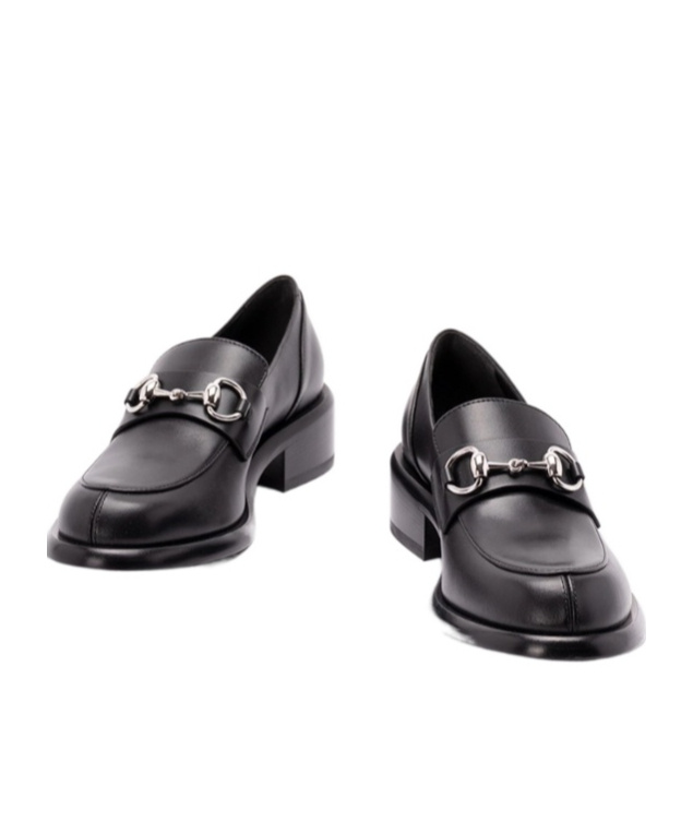 Gucci Savoy Loafers Featuring Metallic Hardware In Black