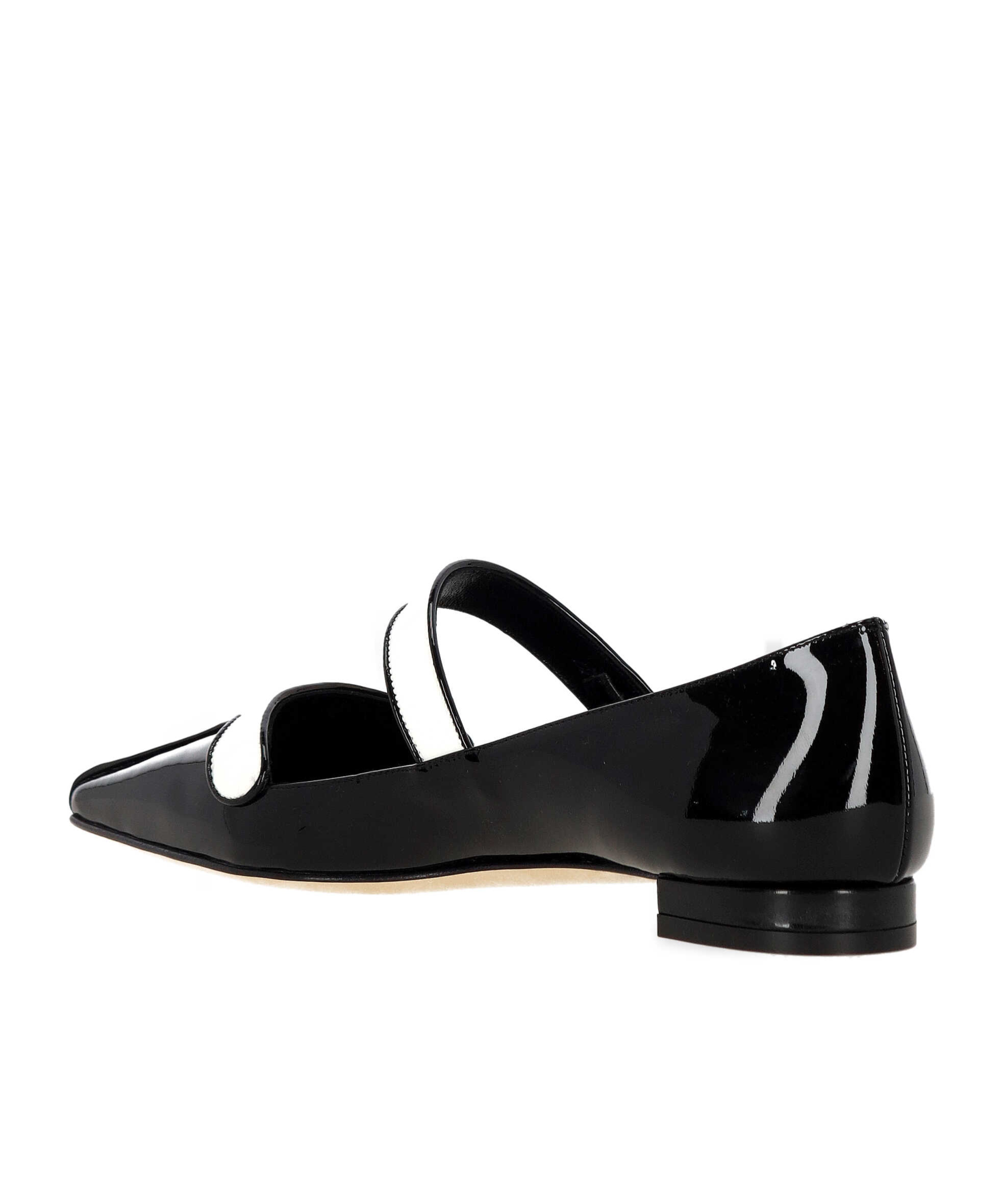 Manolo Blahnik Pointed Toe Flats In Black