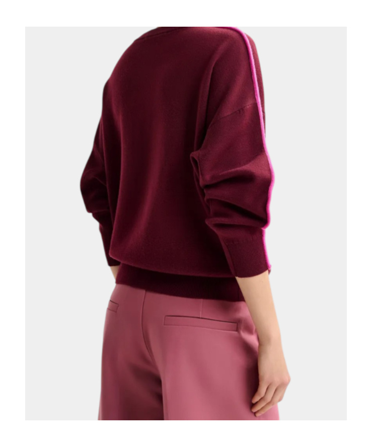 Essentiel Antwerp Long-sleeved Sweater In Red