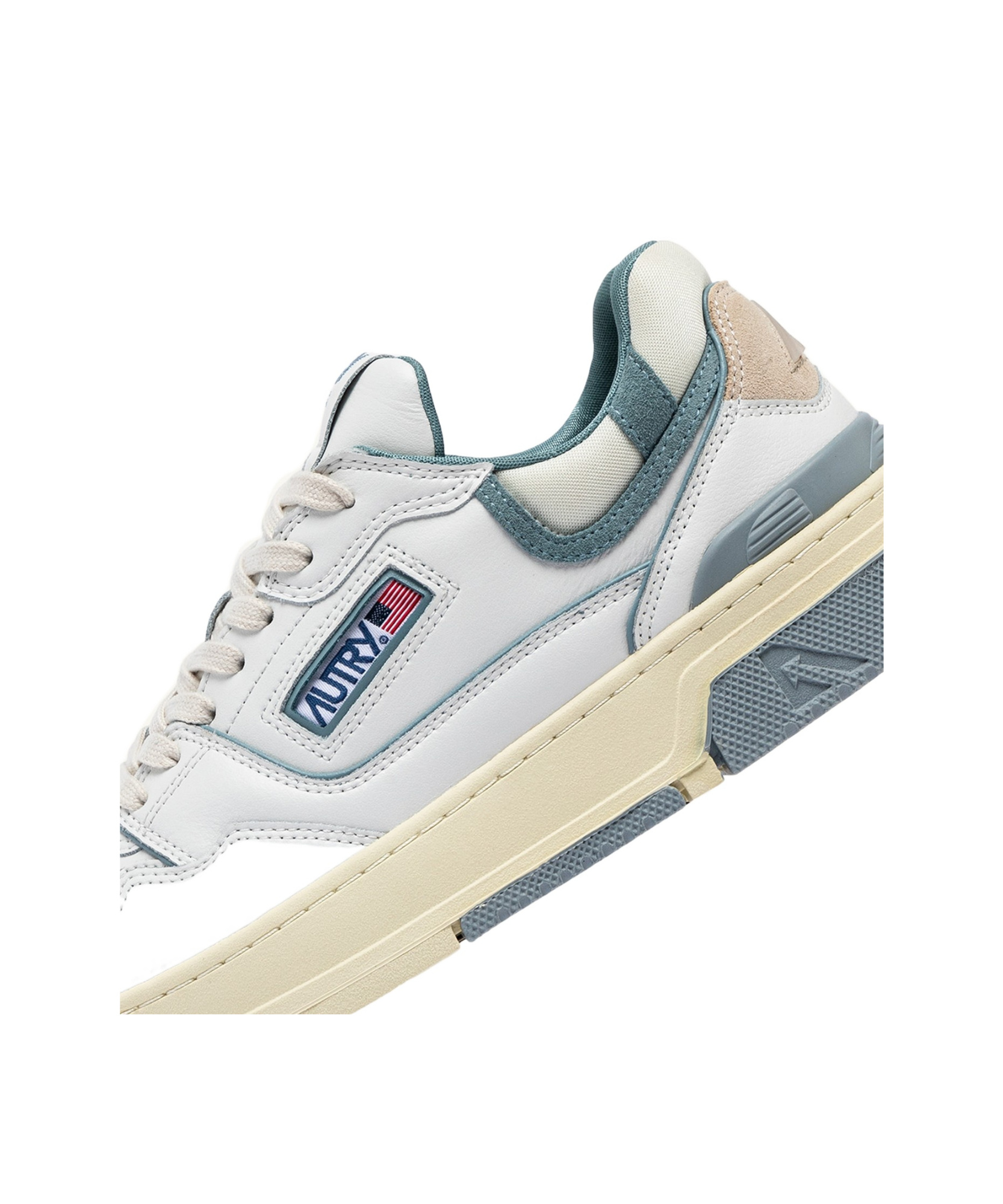 Shop Autry Clc Low Sneakers In White