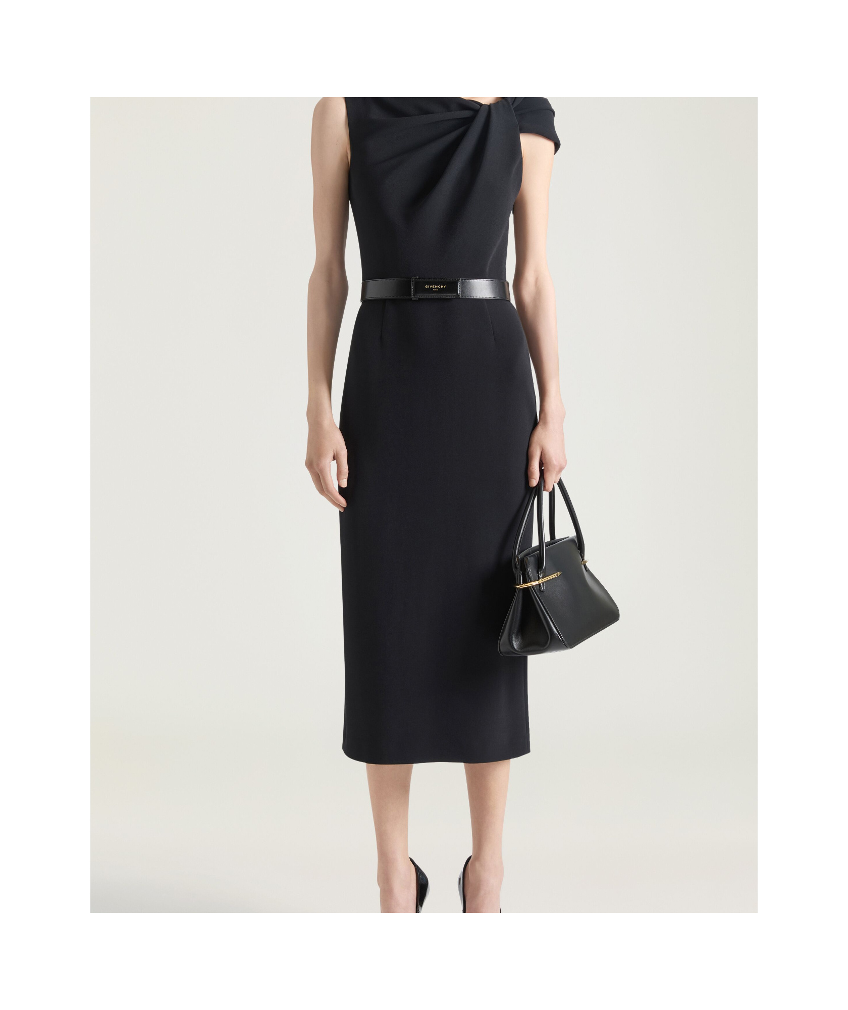 Givenchy Label Belt In Box Leather In Black