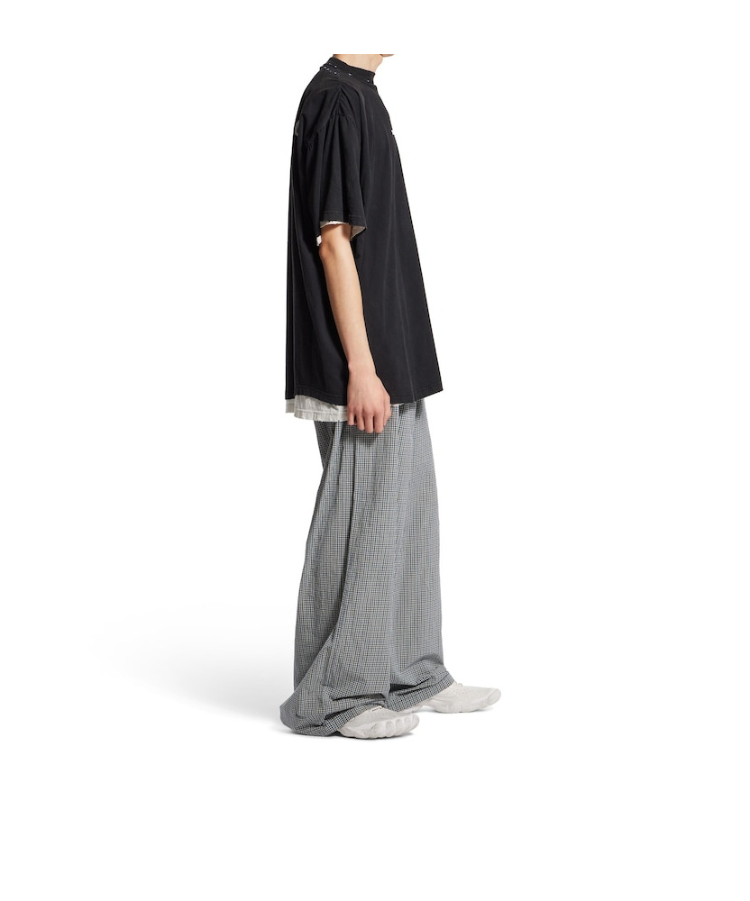 Balenciaga Men Black Crewneck T-shirt With Logo Lettering On The Front And Logo Patch On The Sleeve  In Black