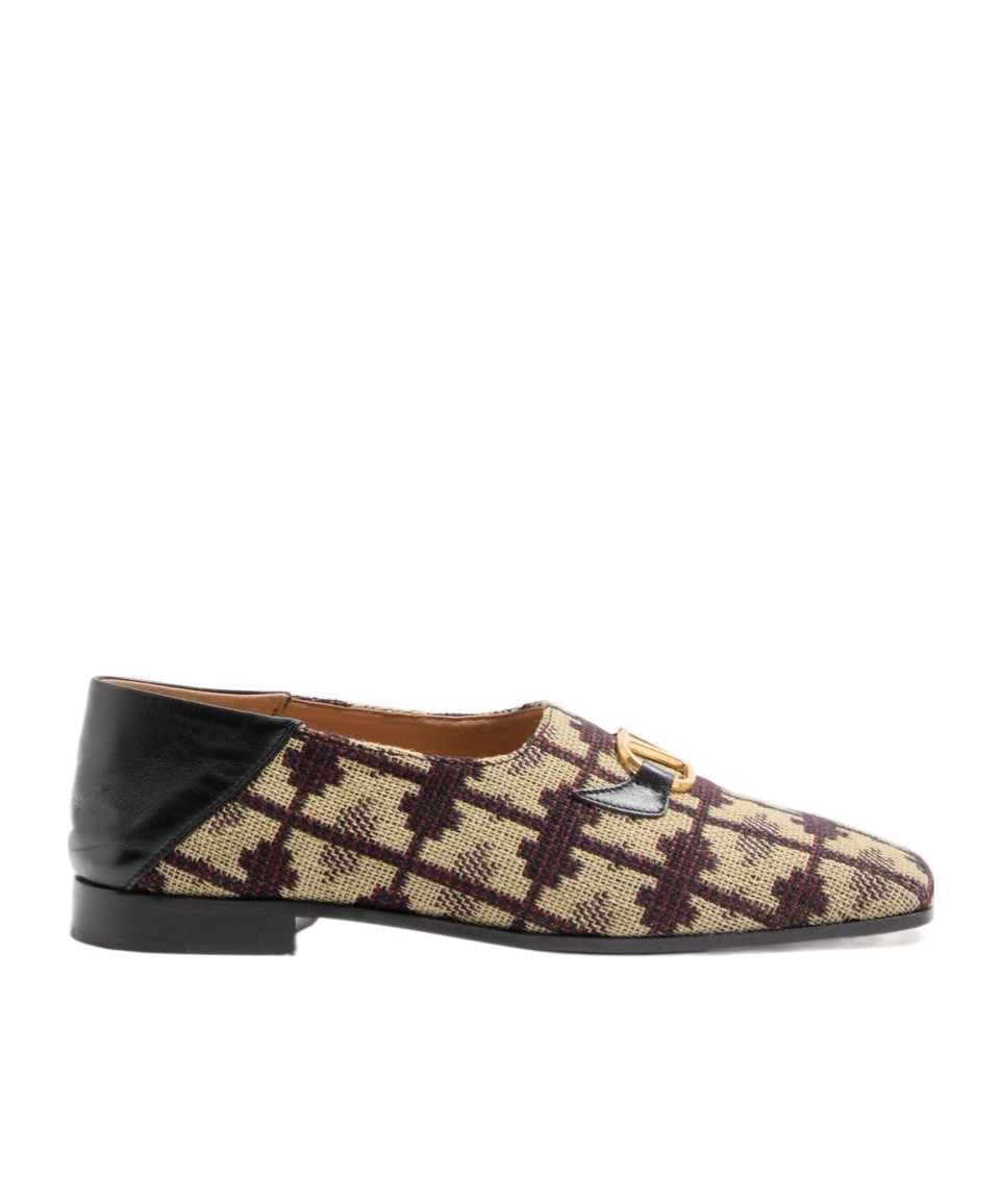 Valentino Logo Loafers In Black