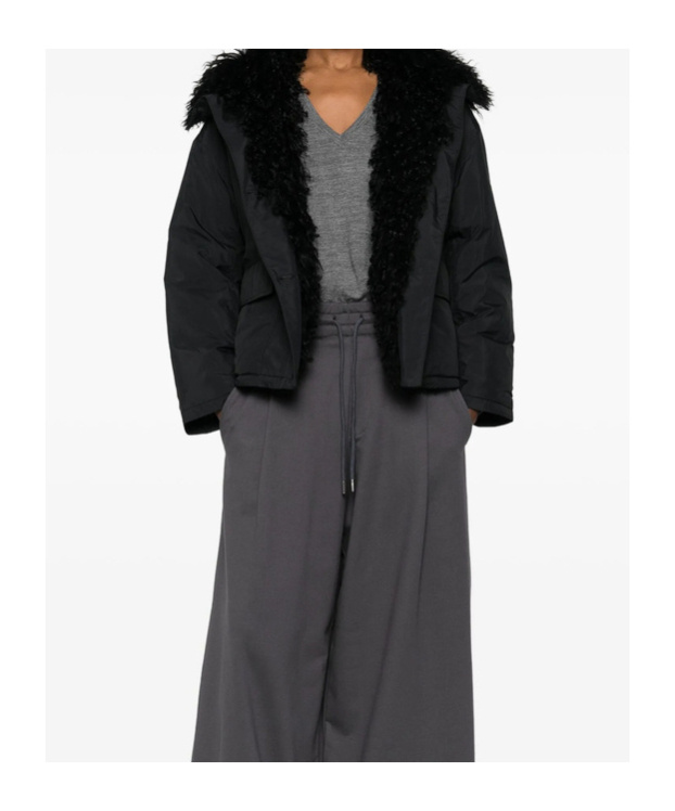 Yves Salomon Short Ultra-light Down Jacket With Curly Lambskin Trim In Black